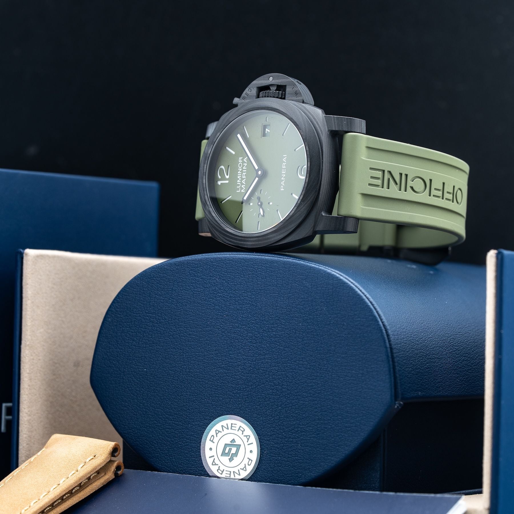 Panerai PAM01526 Luminor Quaranta Carbotech