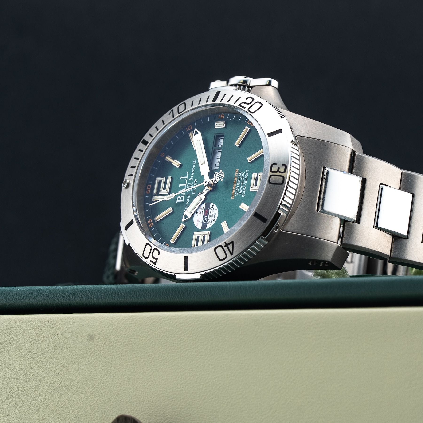 Ball DM2276A-S5CJ-GR Engineer Hydrocarbon Spacemaster II 42mm