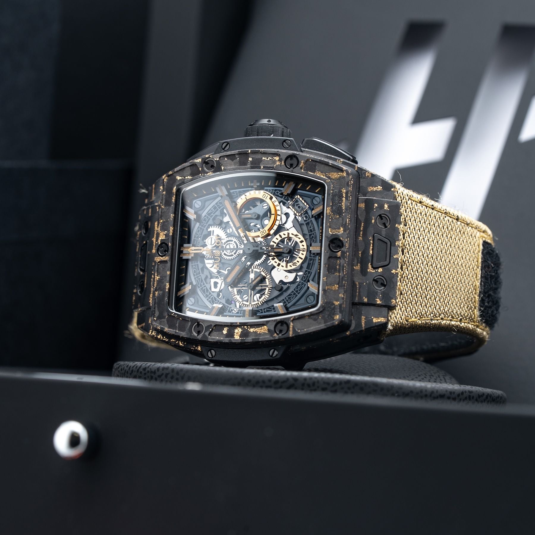 Hublot Spirit Of Big Bang Carbon Gold Tiger 42mm 642.QX.0113.RX.TIG22