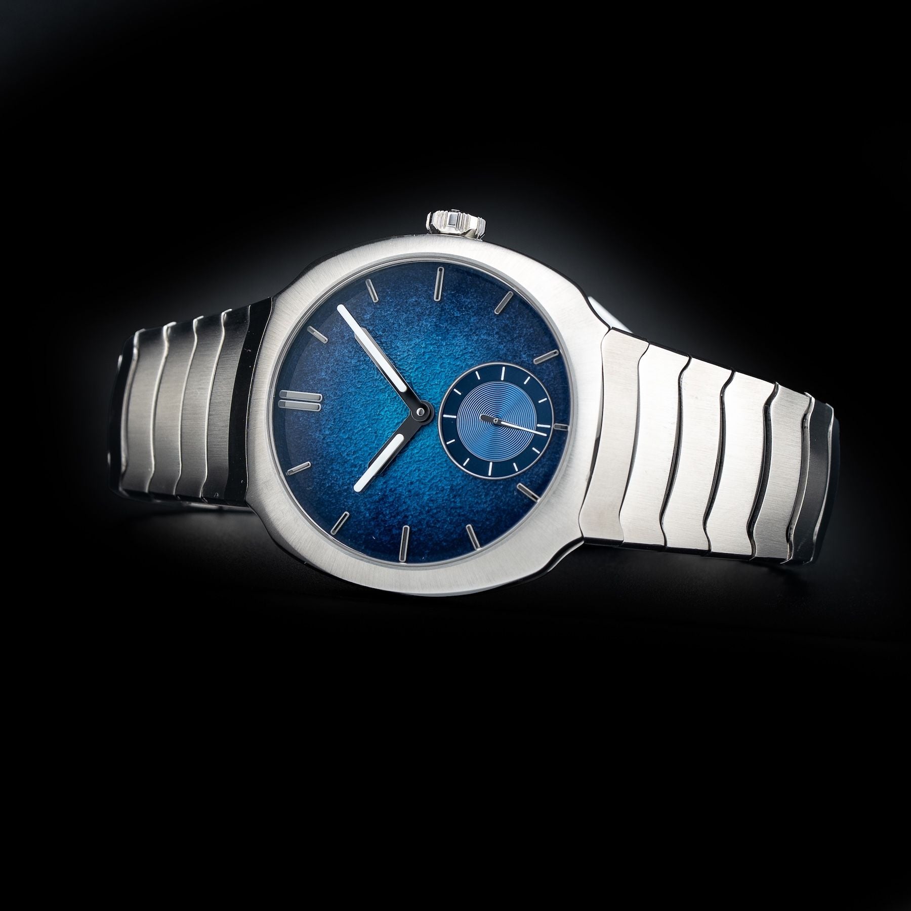 H. Moser & Cie. 6500-1200 Streamliner Small Seconds Blue Enamel