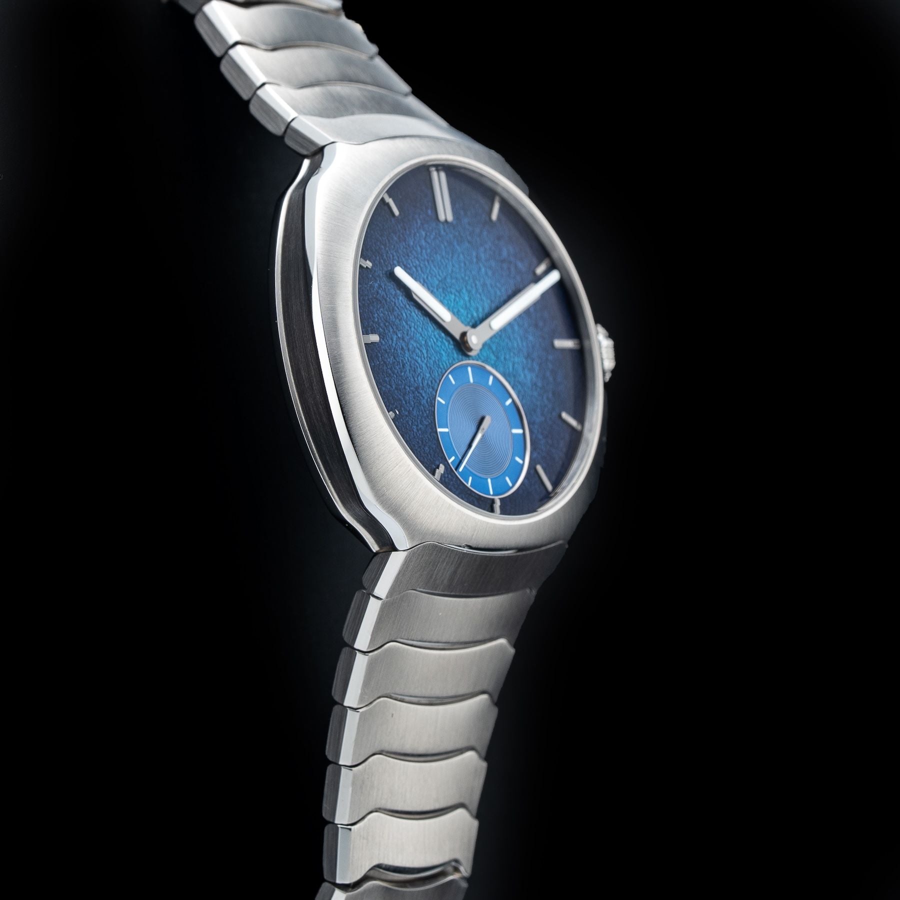 H. Moser & Cie. 6500-1200 Streamliner Small Seconds Blue Enamel
