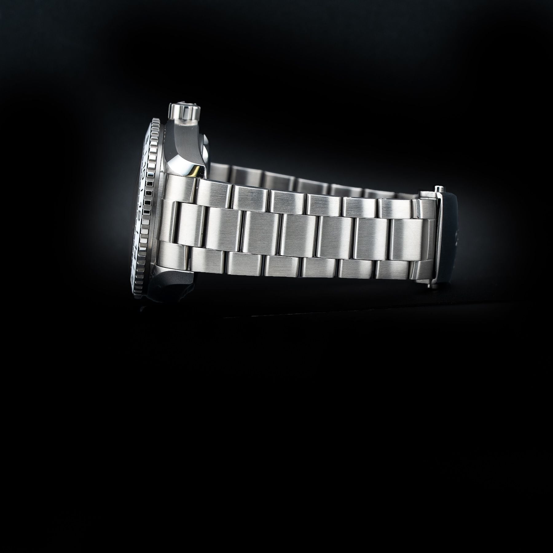 Omega Seamaster Planet Ocean 215.30.44.22.01.001