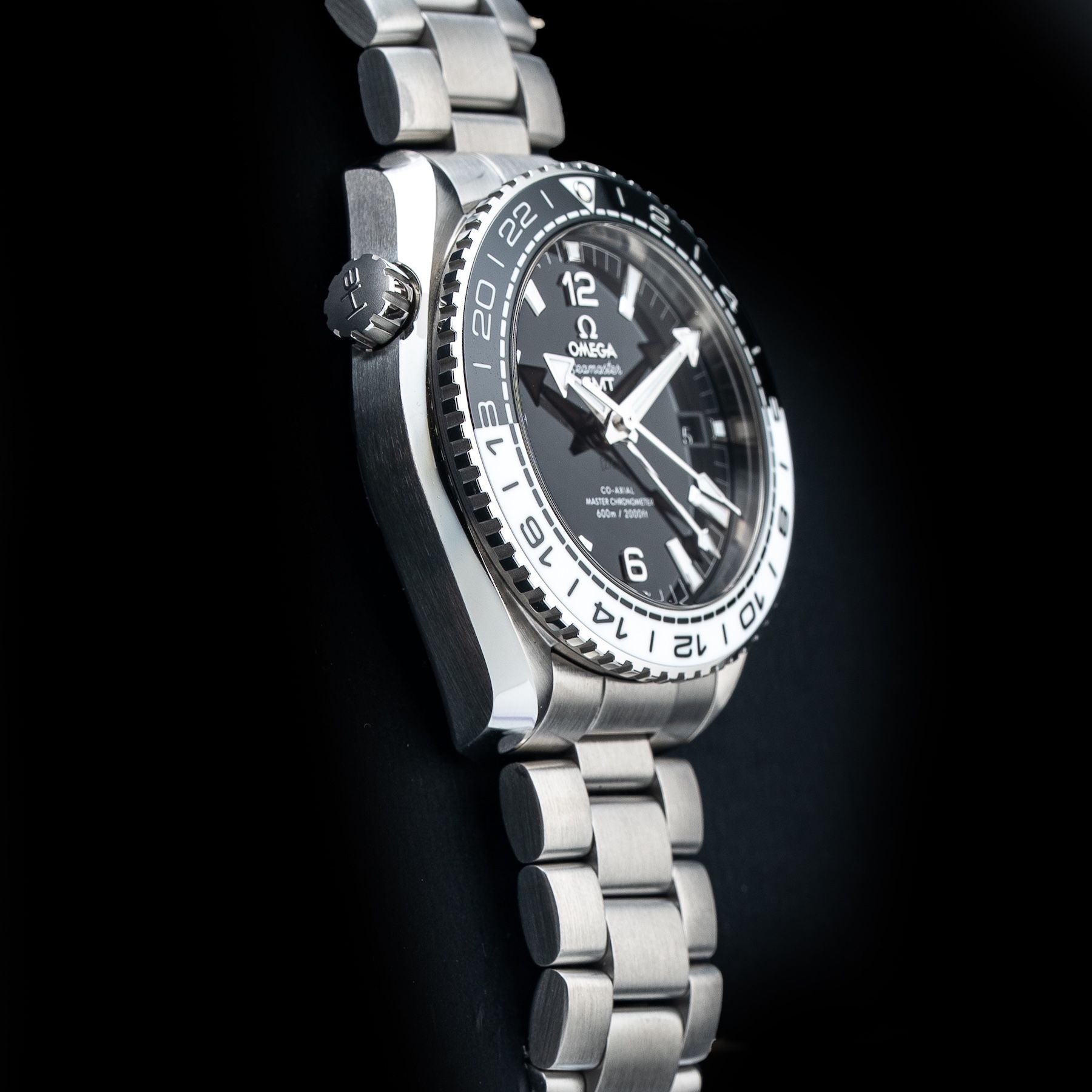 Omega Seamaster Planet Ocean 215.30.44.22.01.001