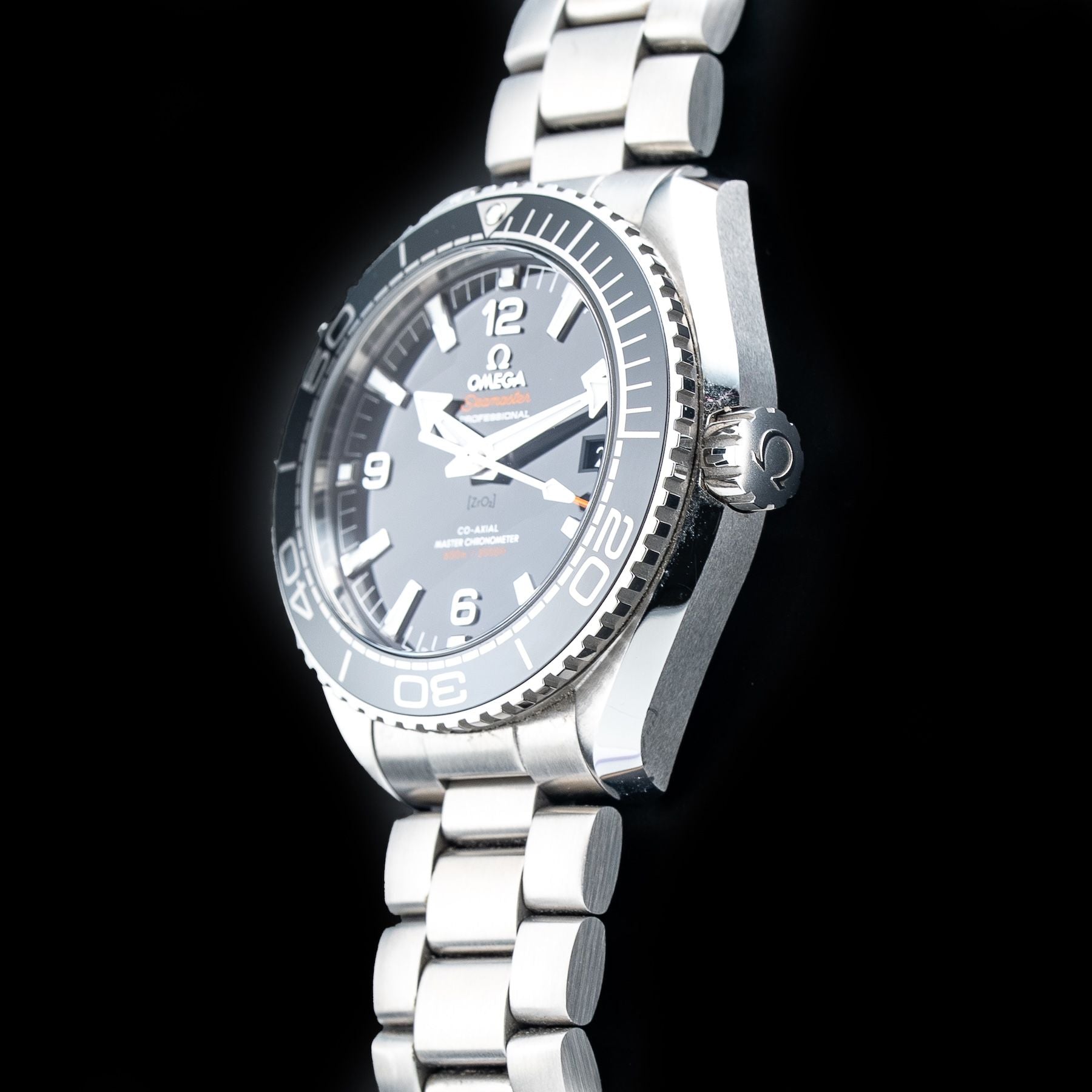 Omega 215.30.44.21.01.001 Planet Ocean 600M