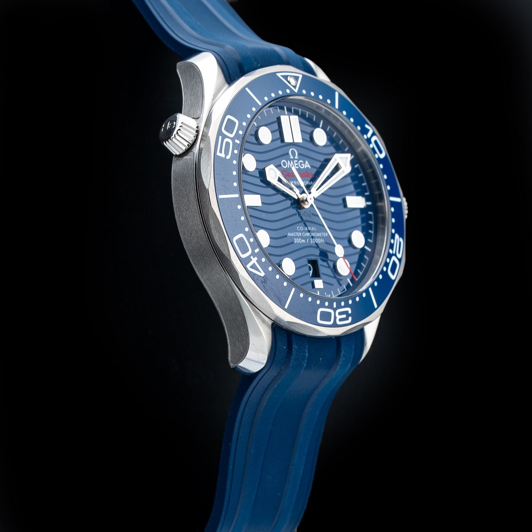 Omega 210.32.42.20.03.001 Seamaster Diver 300M Co-Axial Master Chronometer on Rubber Strap