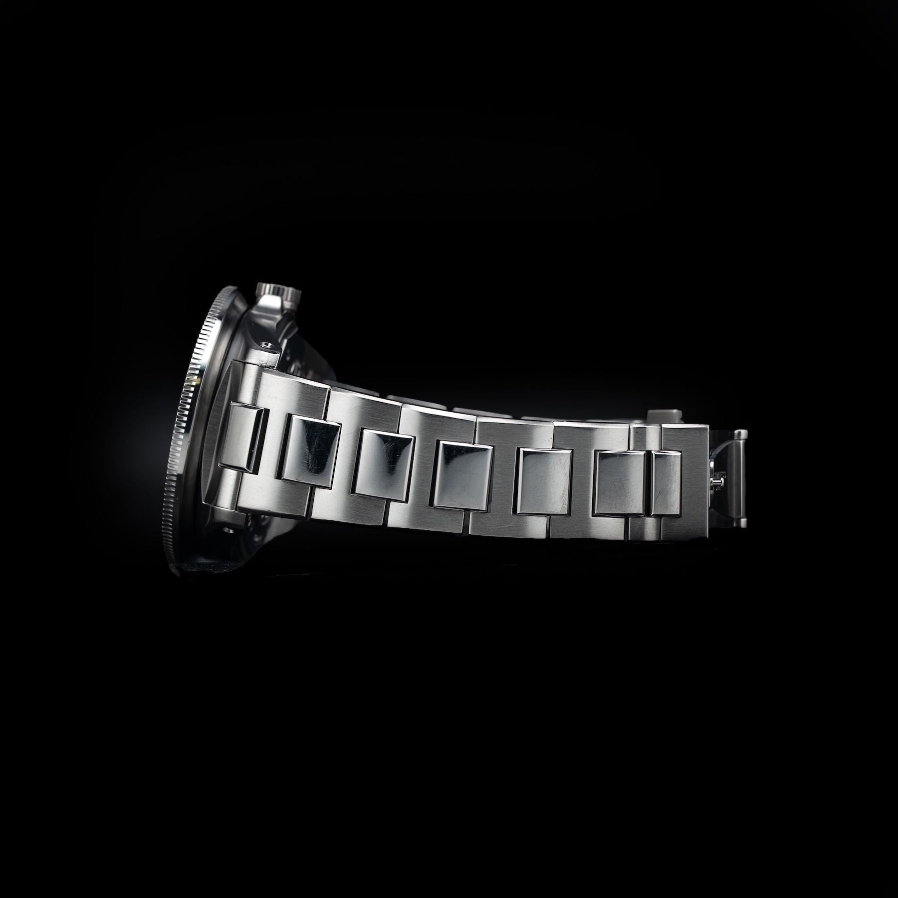Ball Engineer III Hurricane Hunters 40mm Ceramic Elapsed Time Bezel Blue