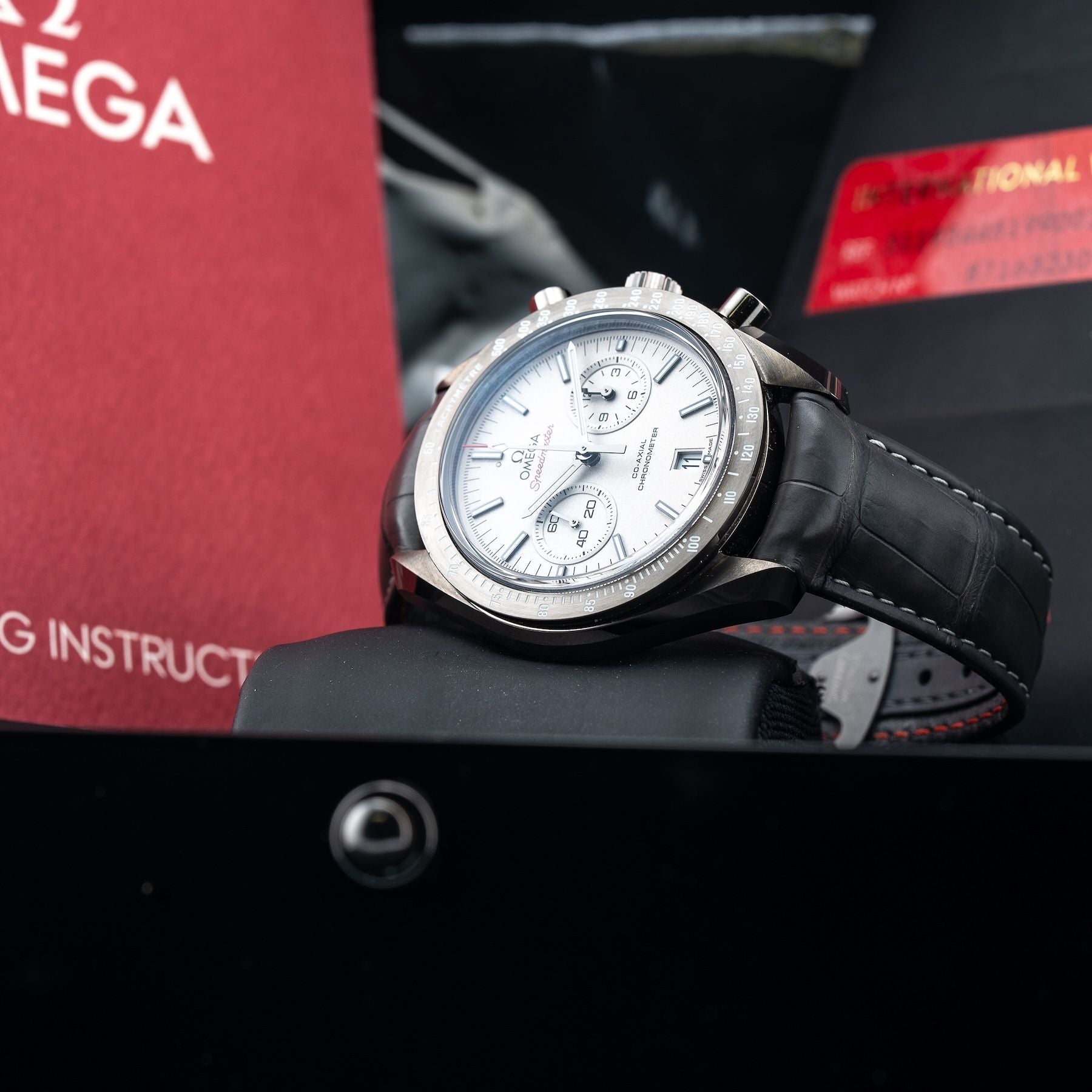 Omega 311.93.44.51.99.002 Grey Side of the Moon 44.25mm