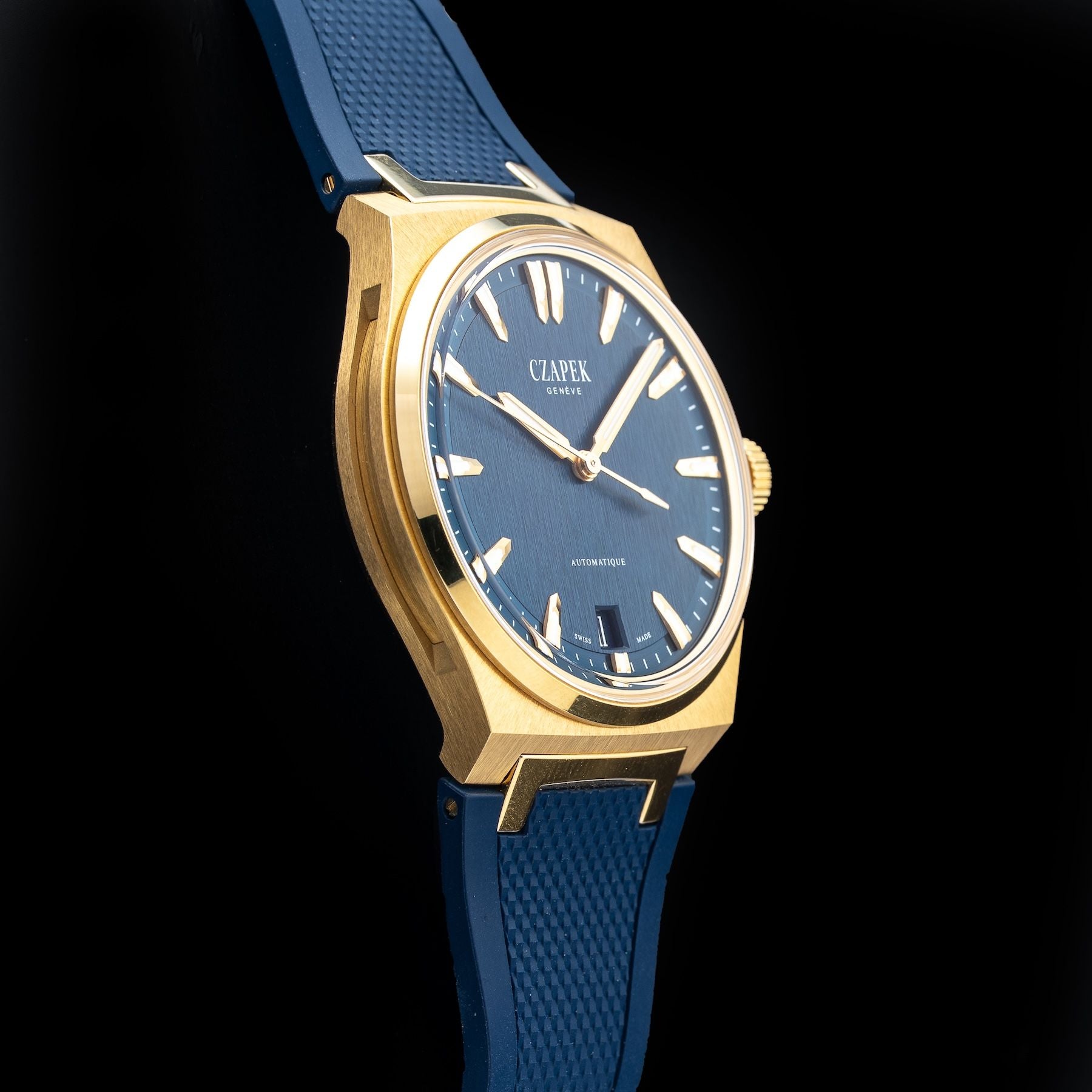 Czapek Antarctique Mount Erebus Deep Blue Yellow Gold on Rubber Strap