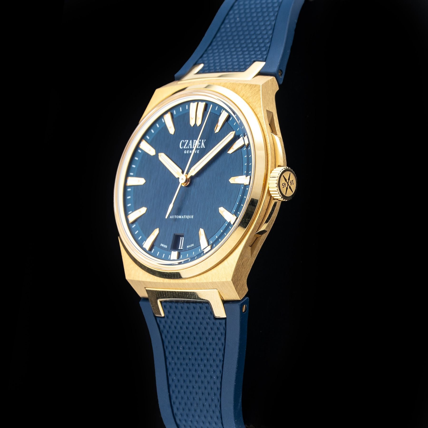 Czapek Antarctique Mount Erebus Deep Blue Yellow Gold on Rubber Strap