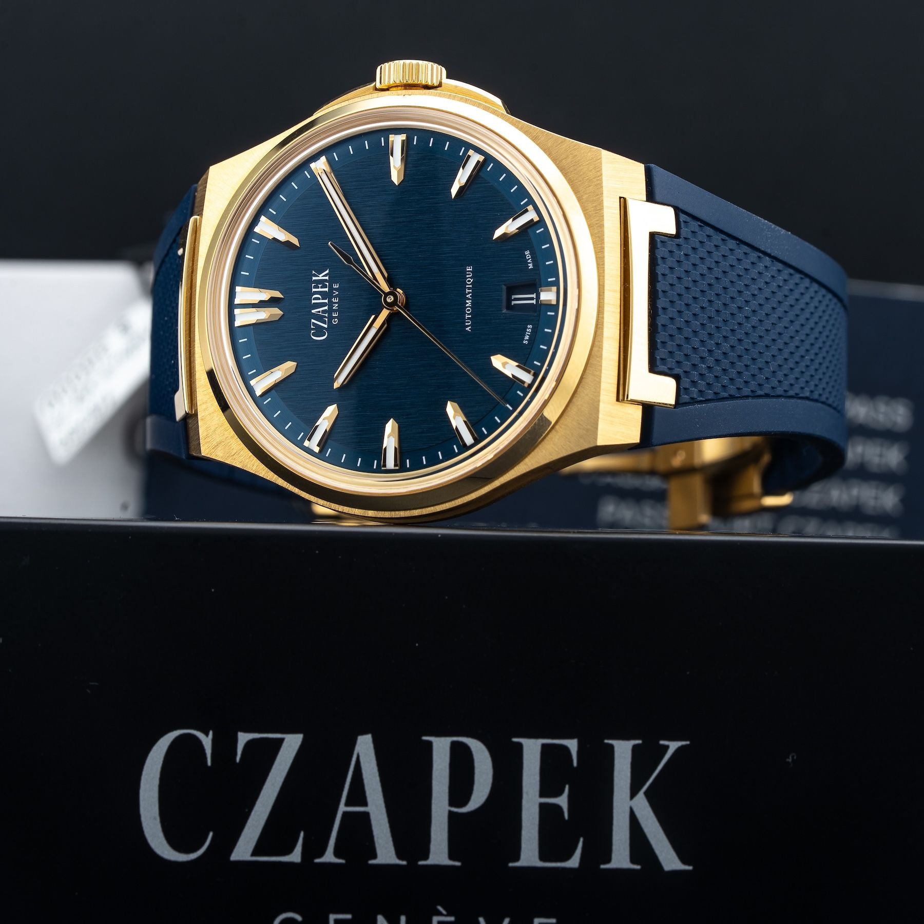 Czapek Antarctique Mount Erebus Deep Blue Yellow Gold on Rubber Strap