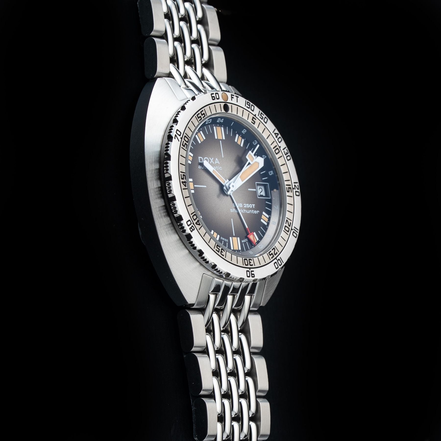 DOXA 855.10.101V.10 SUB 250T GMT Sharkhunter Vintage On Stainless Steel Bracelet