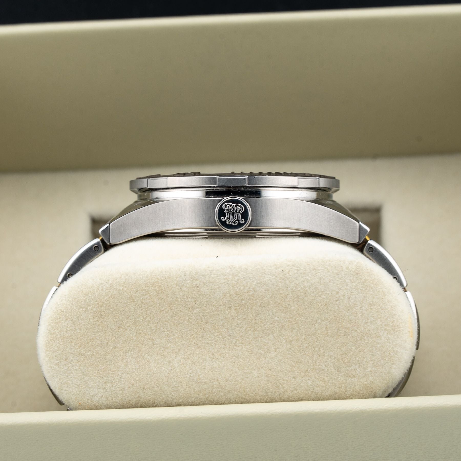 Ball DM3030B-S8CJ-BK Roadmaster Archangel 40mm Blue Dial on Bracelet