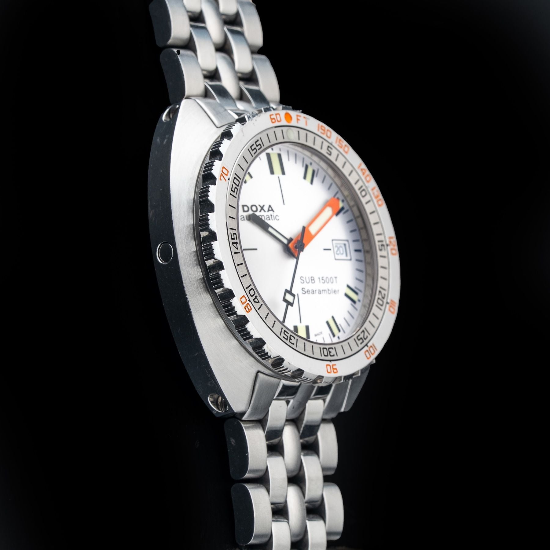 DOXA 883.10.021.10 SUB 1500T Searambler
