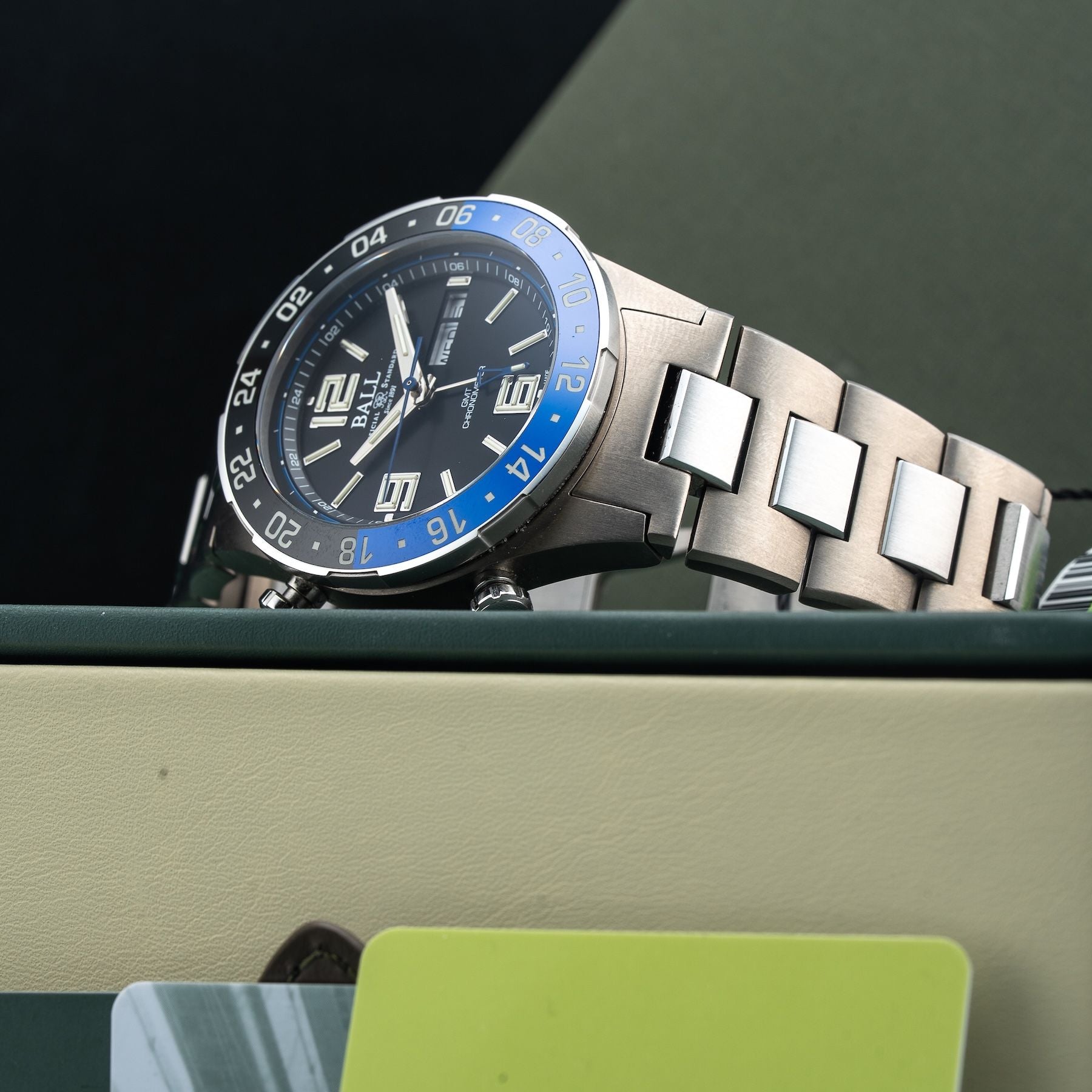 Ball DG3030B-S1CJ-BK Roadmaster Marine GMT