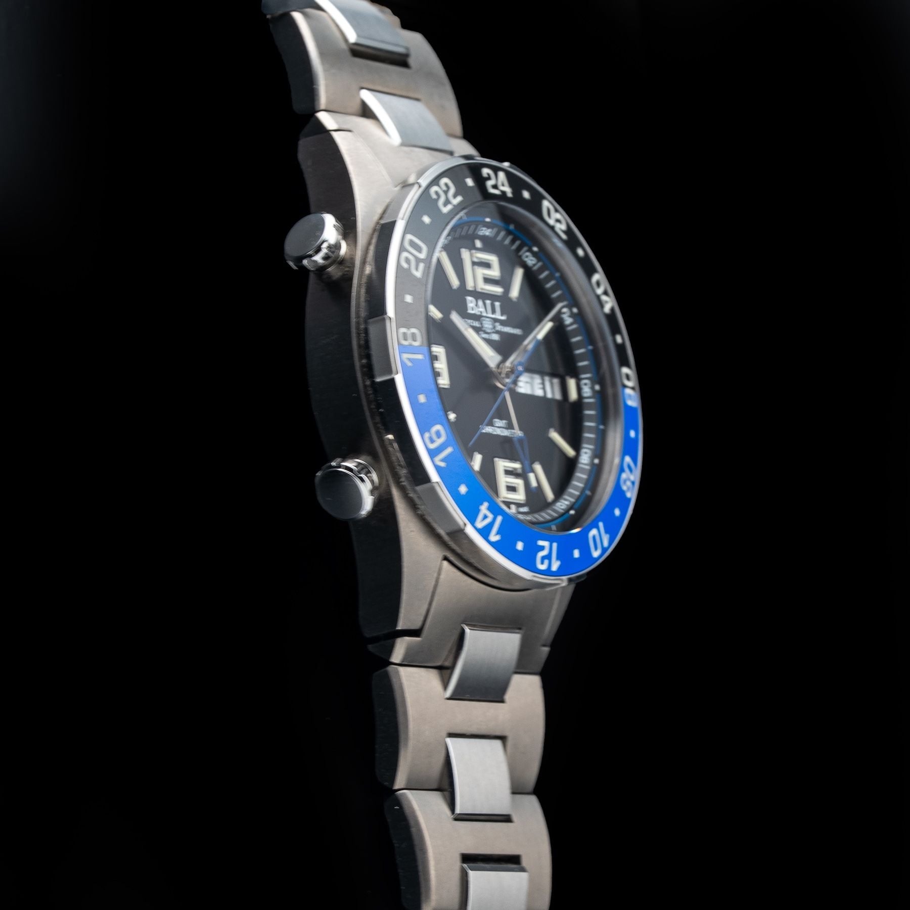 Ball DG3030B-S1CJ-BK Roadmaster Marine GMT