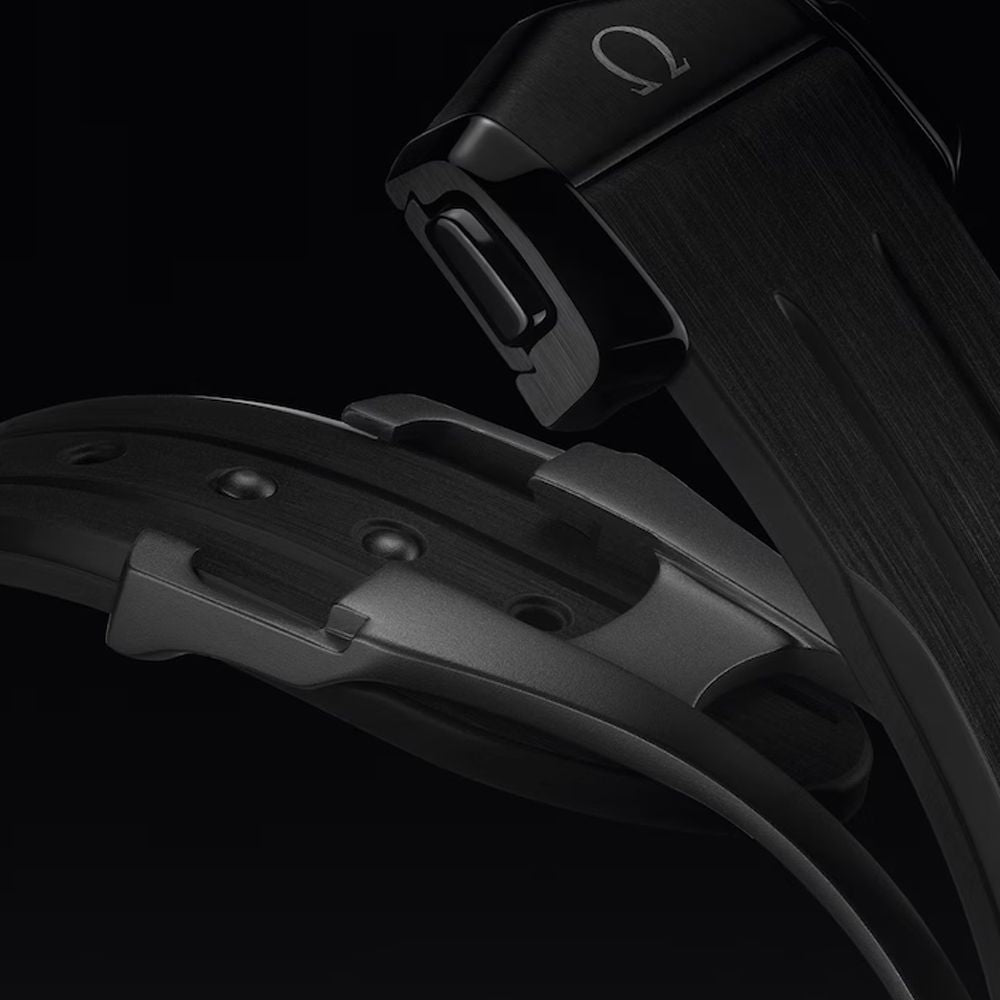 Omega 310.92.44.51.01.005 Speedmaster Dark Side Of The Moon