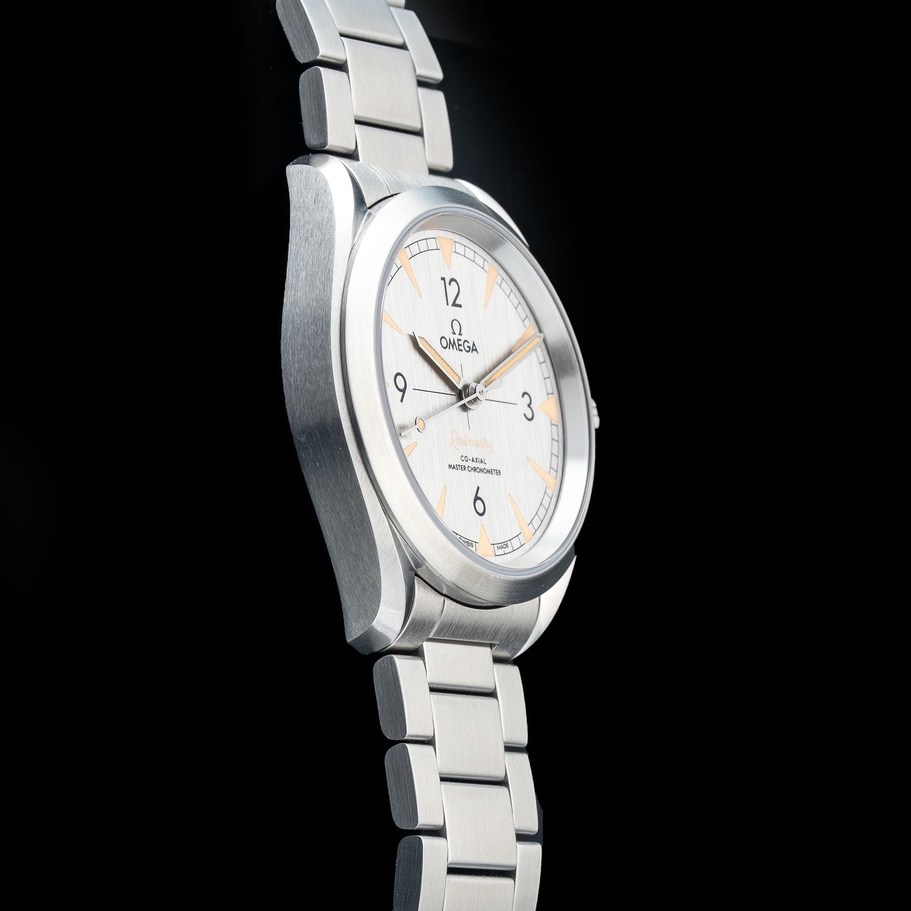 Omega 220.10.40.20.06.001 Railmaster Co-Axial Master Chronometer 40mm Grey Dial