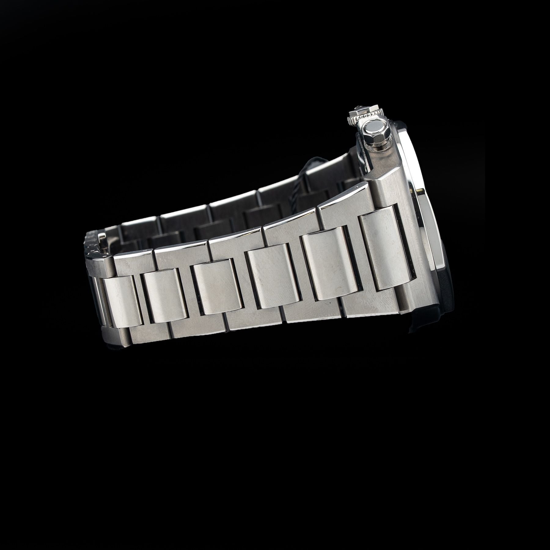 Girard Perregaux 81020-21-3398-1CM Laureato Chronograph Aston Martin Edition