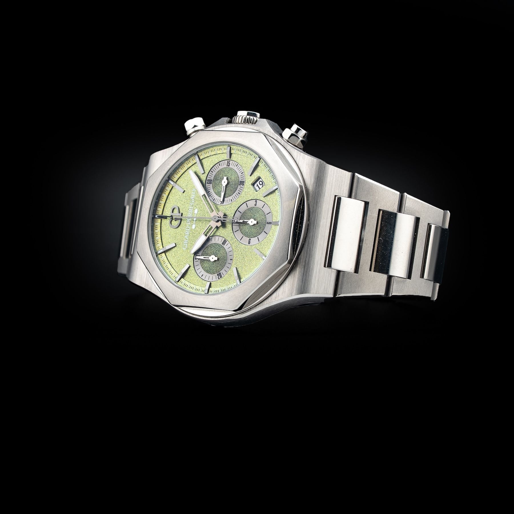 Girard Perregaux 81020-21-3398-1CM Laureato Chronograph Aston Martin Edition