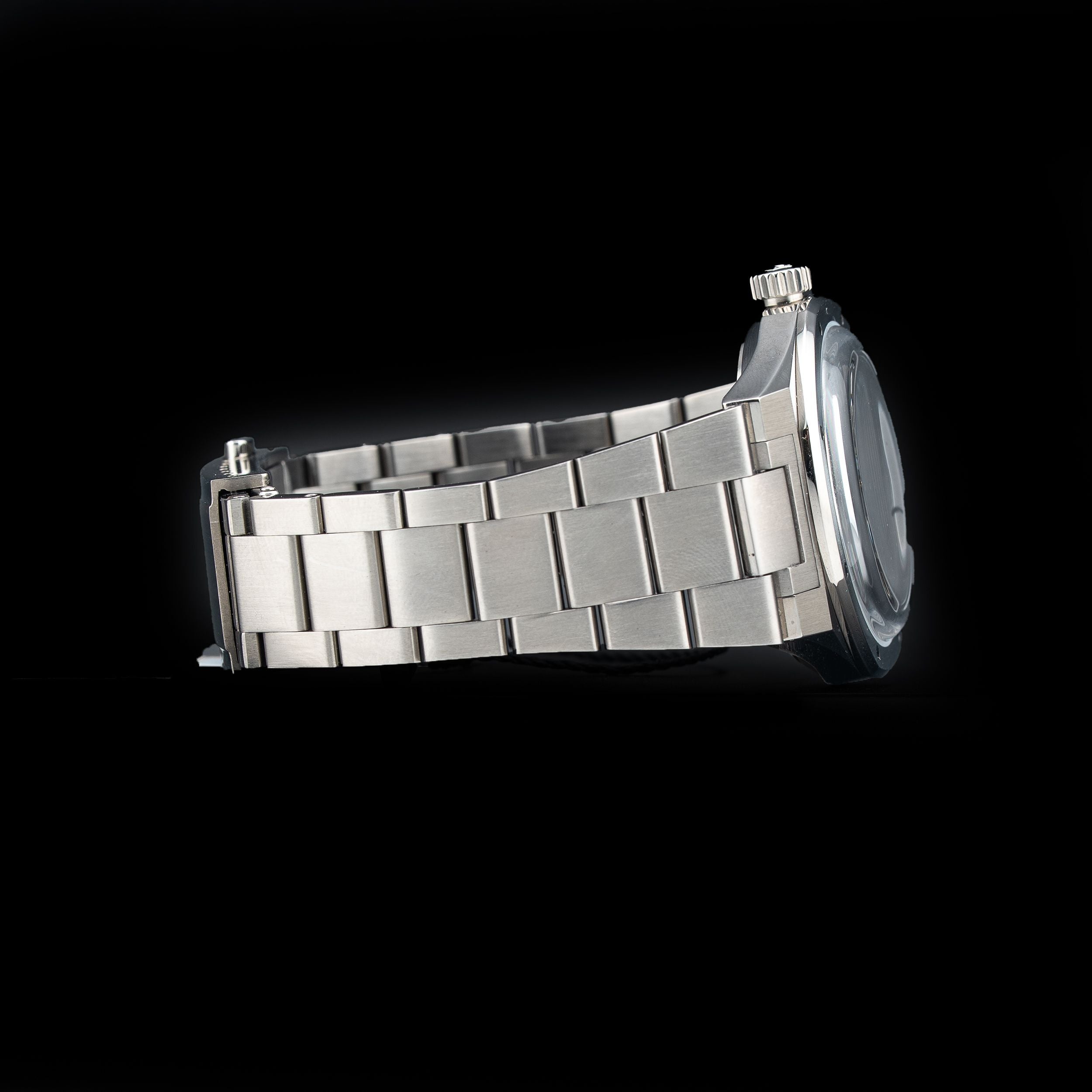 Nivada Grenchen F77 Anthracite Titanium On Bracelet 68006A77