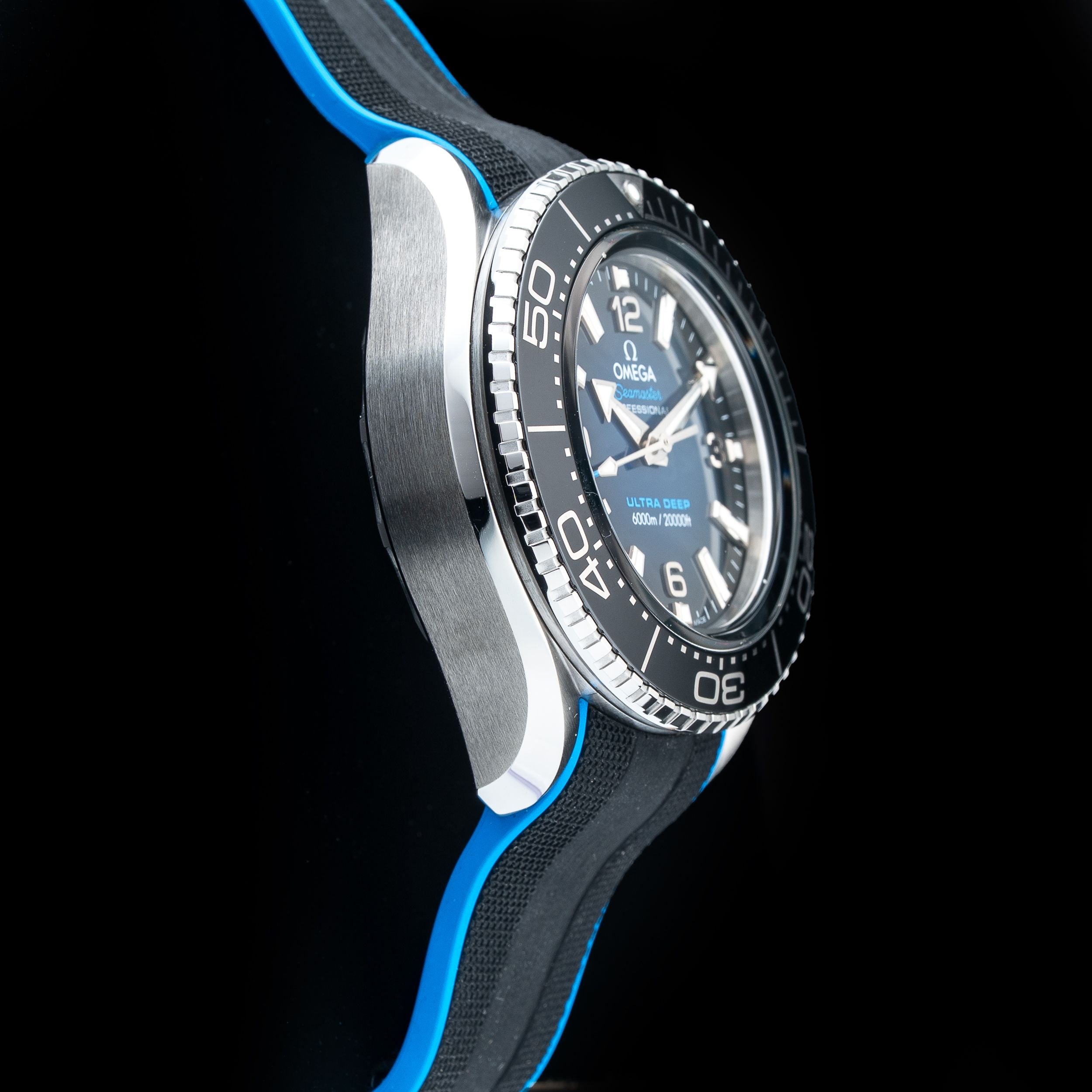 Omega Seamaster Ultra Deep 215.32.46.21.03.001
