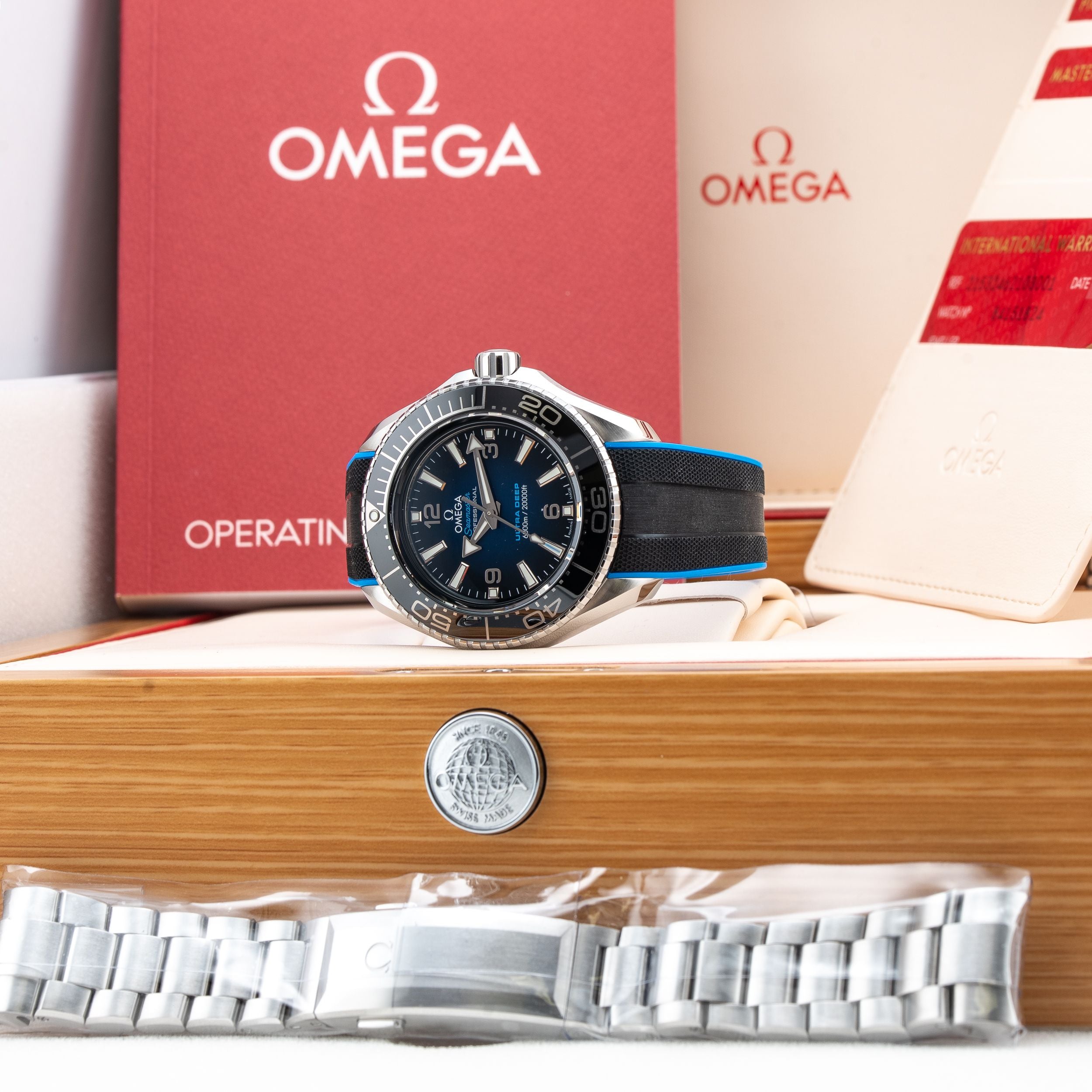 Omega Seamaster Ultra Deep 215.32.46.21.03.001