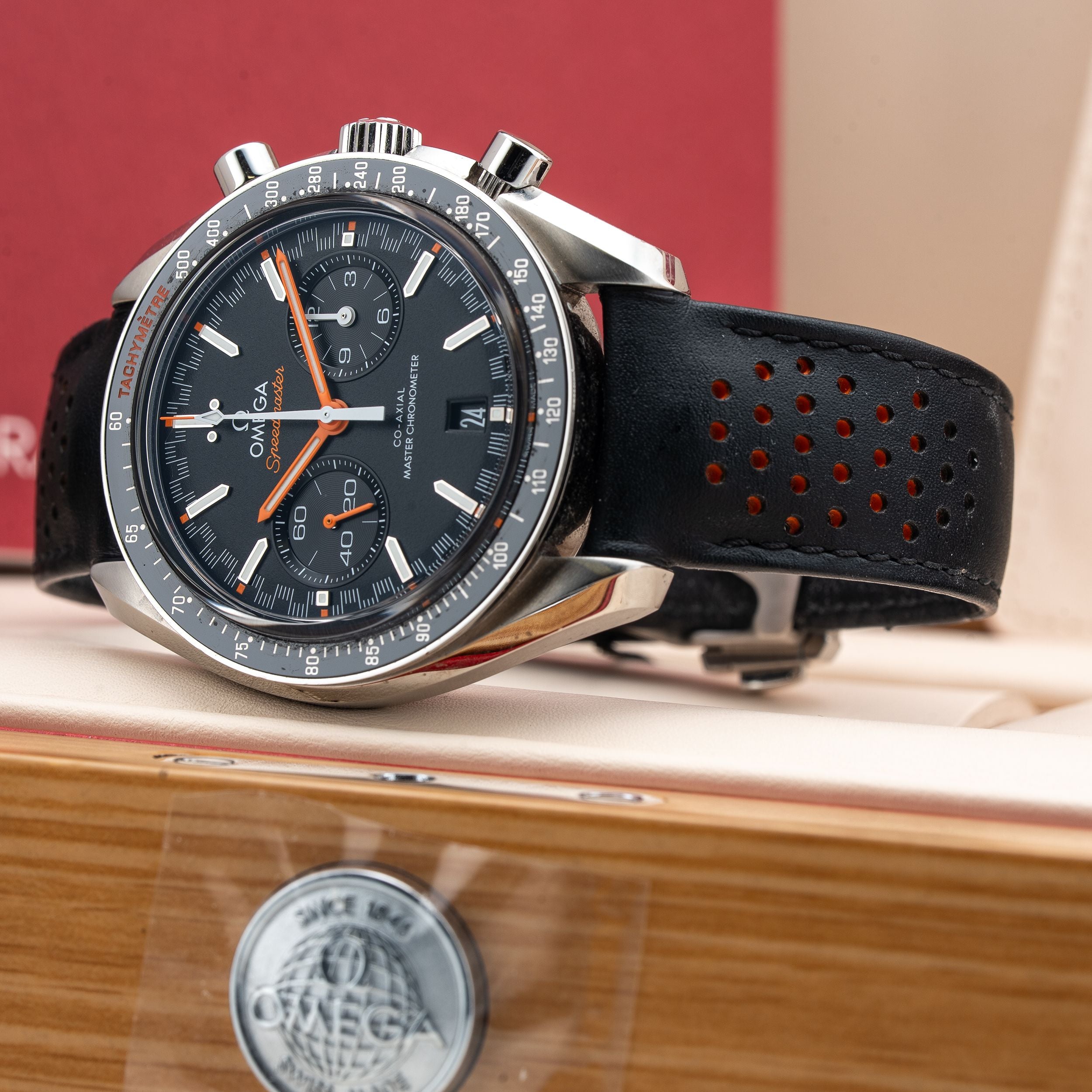 Omega Speedmaster Racing 329.32.44.51.01.001