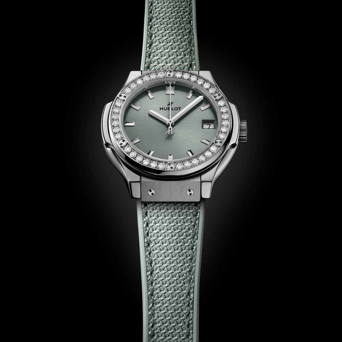 Hublot Classic Fusion Titanium Sage Green Diamonds 33mm 581.NX.891G.NR.1104