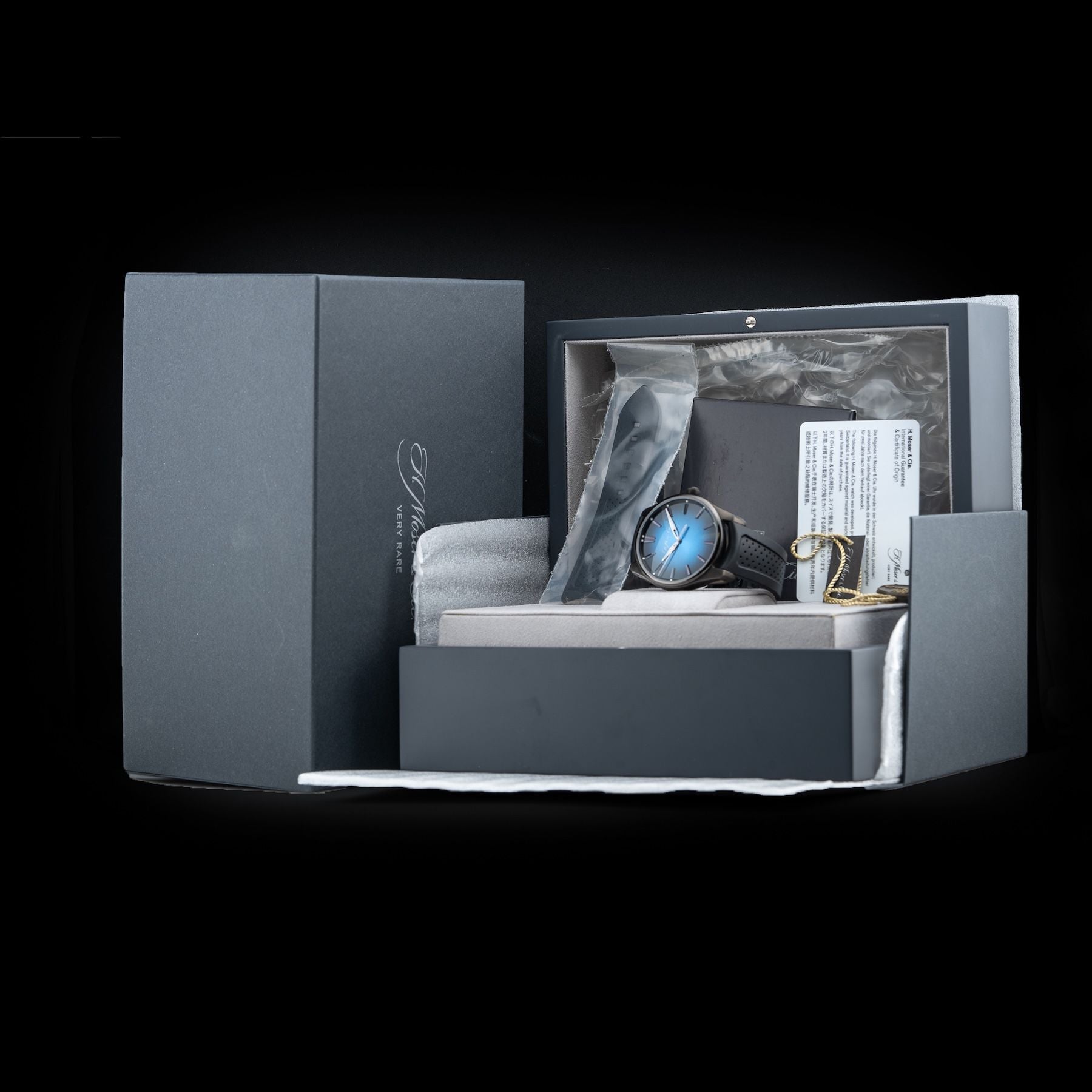 H. Moser & Cie. Pioneer Centre Seconds Funky Blue Black Edition 3200-1205