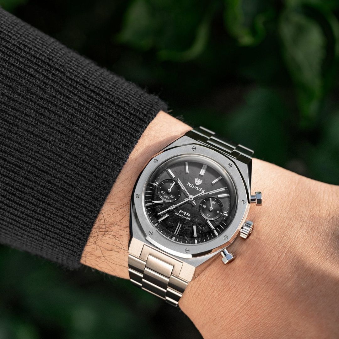 ニャニュ Nivada Grenchen 68002Q77 F77 Chrono Mecaquartz Carbon 38mm