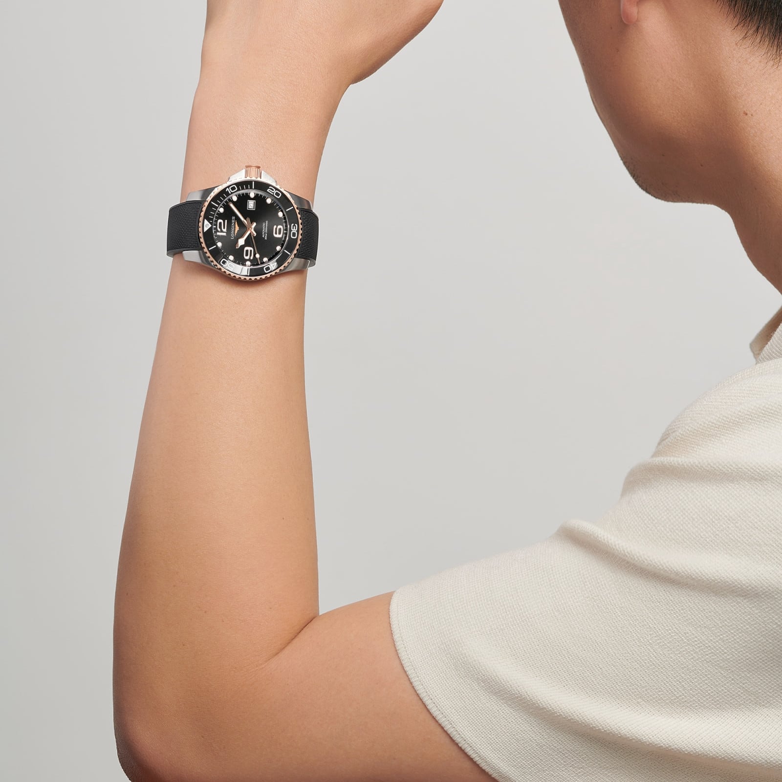 Longines Hydroconquest Sunray Black Dial 43mm L3.782.3.58.9