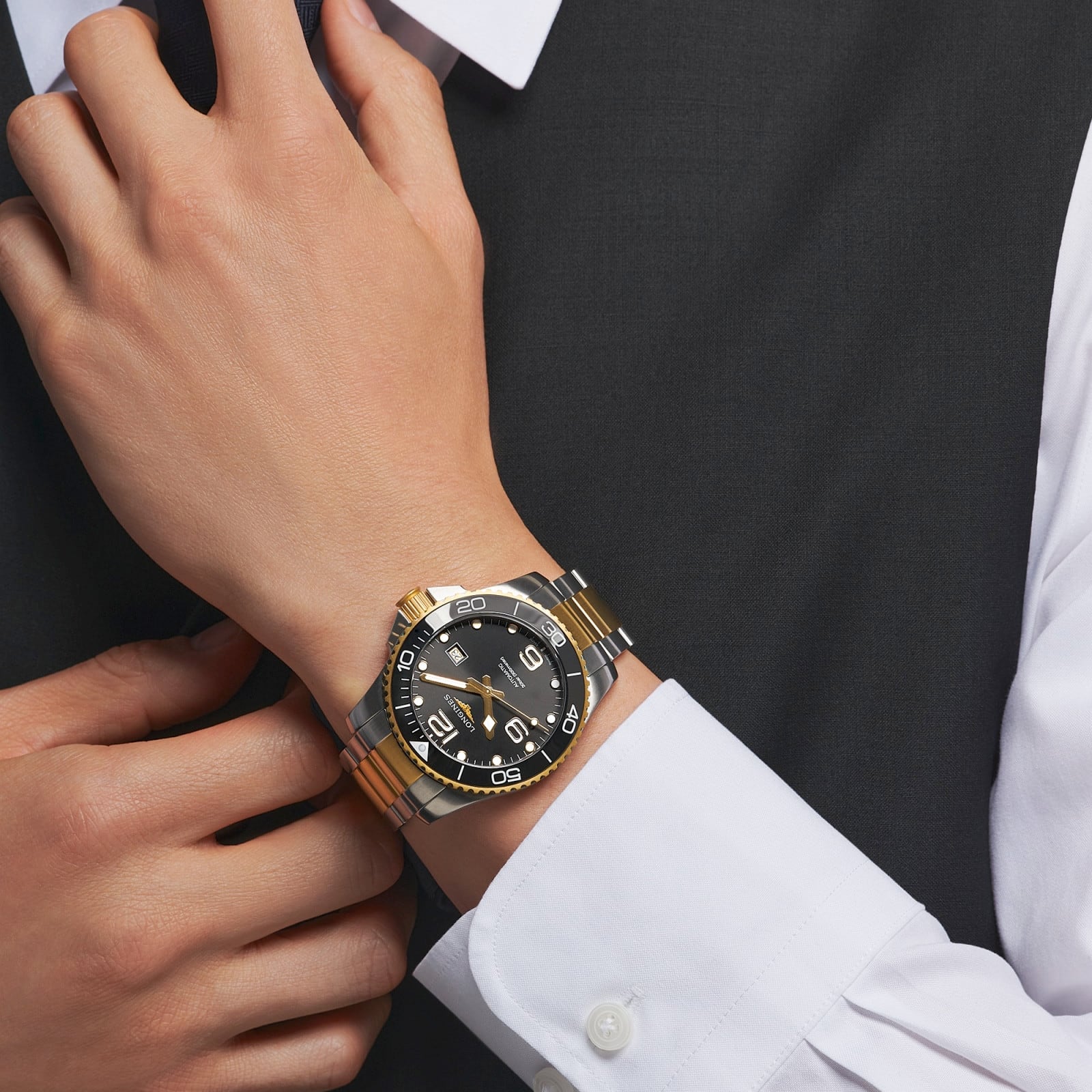 Longines Hydroconquest  L3.782.3.56.7 Sunray Black Dial 43mm