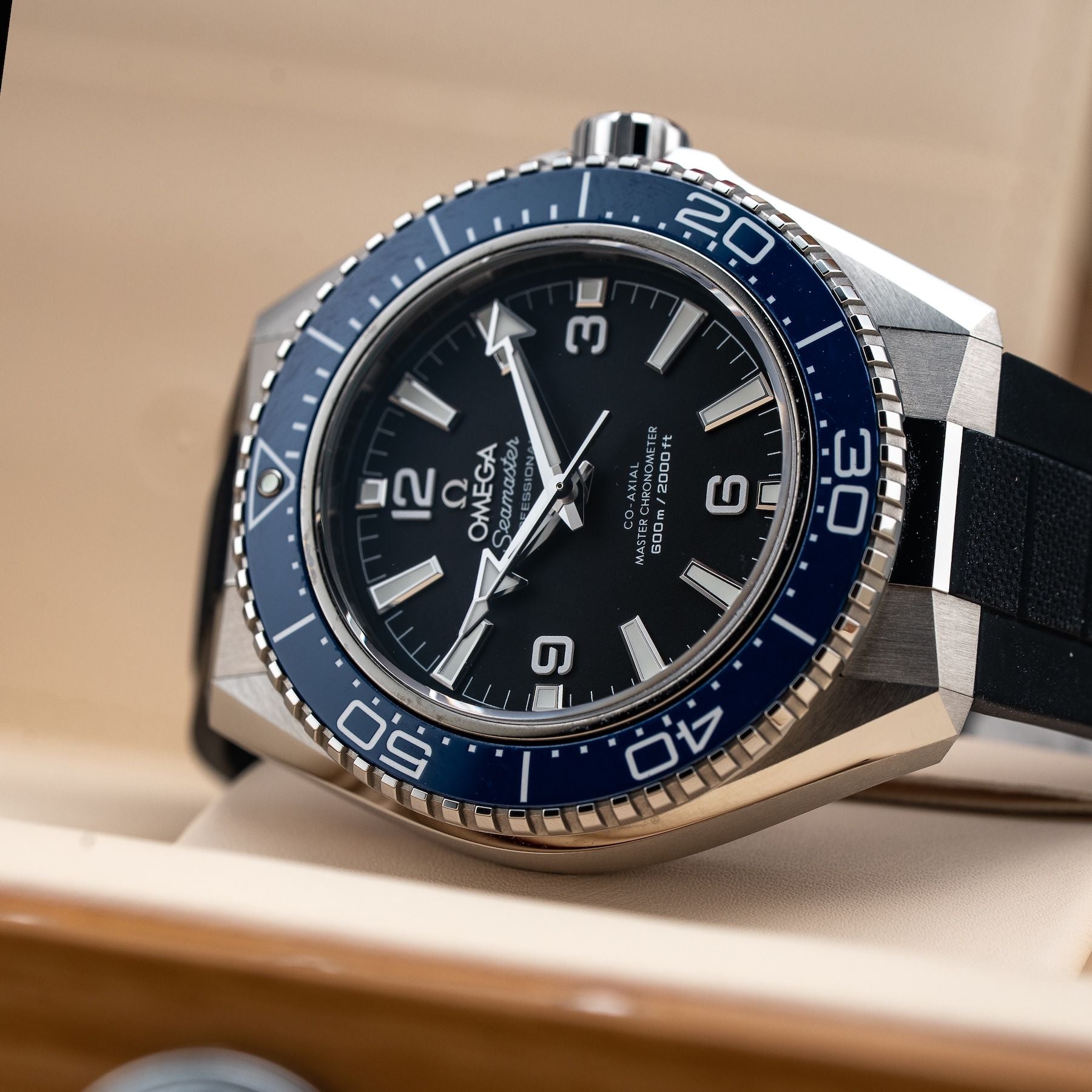 Omega 217.32.42.21.01.002 Seamaster Planet Ocean 600M