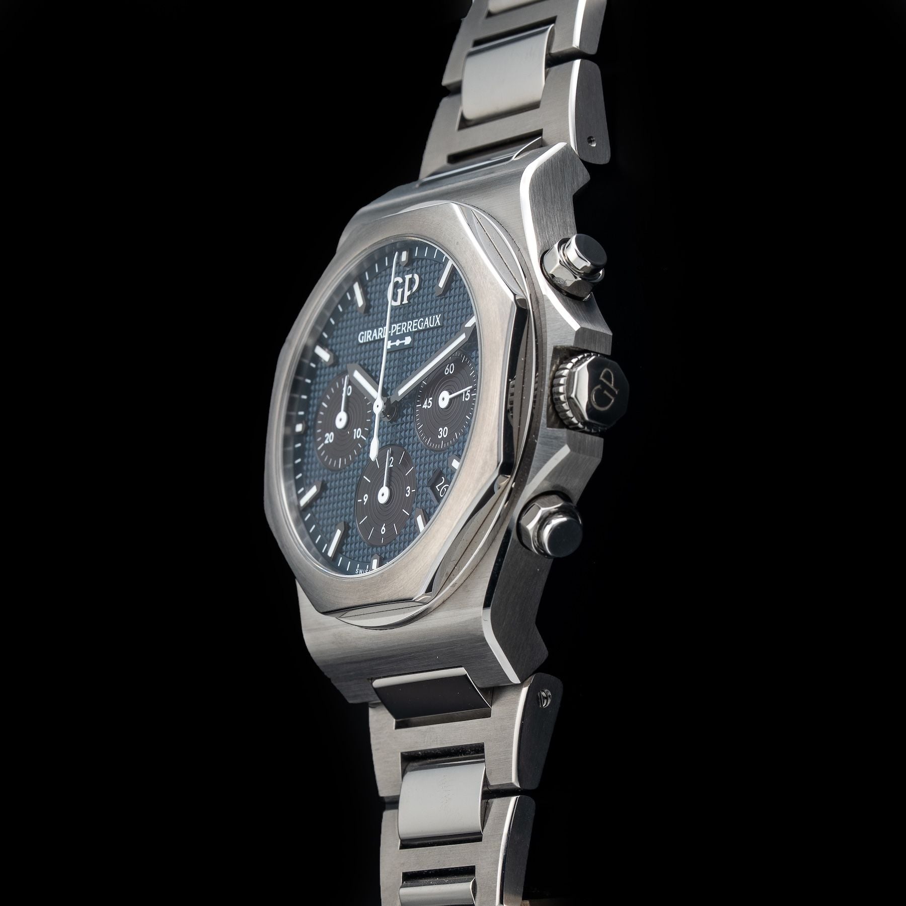 Girard Perregaux Laureato Chronograph Aiiro 81020-21-3311-1GM