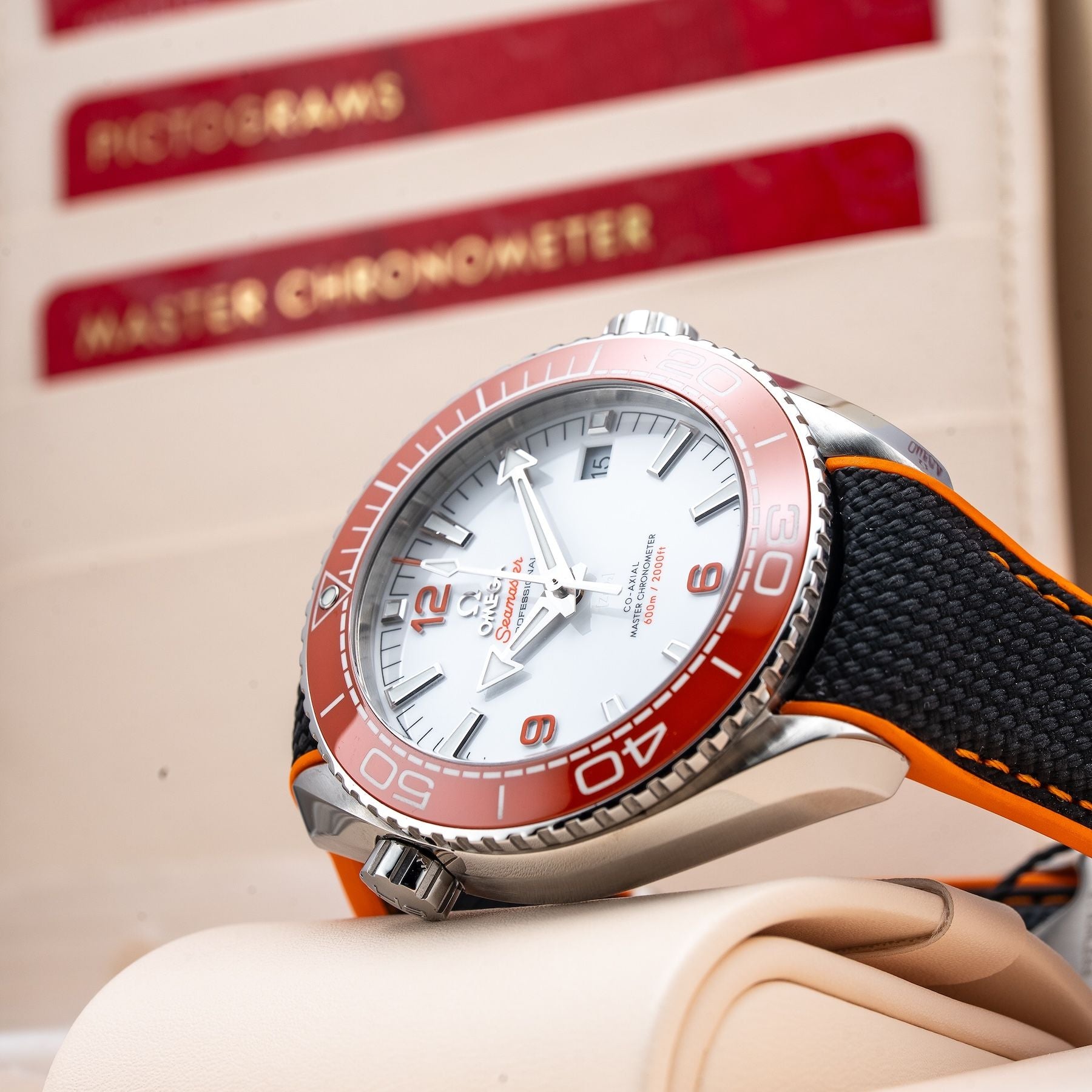 Omega Omega Seamaster Planet Ocean 215.30.44.21.04.001