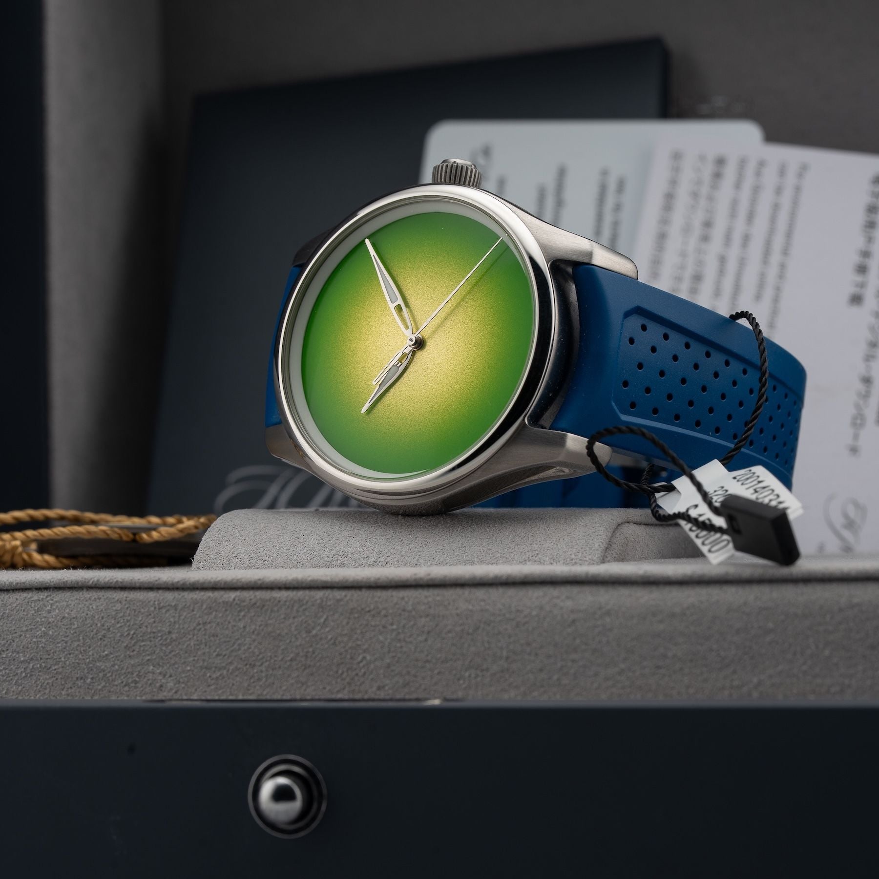 H. Moser & Cie. Pioneer Centre Seconds Concept Citrus Green 3201-1204