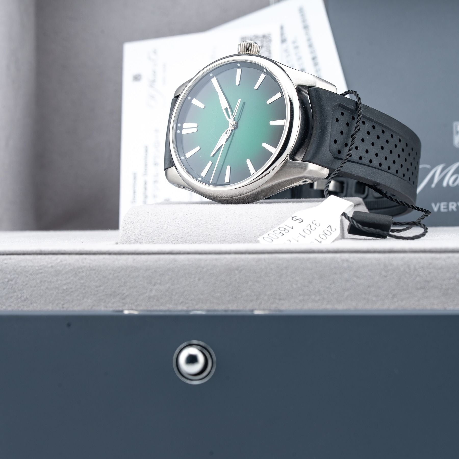 H. Moser & Cie. 3201-1201 Pioneer Centre Seconds Cosmic Green