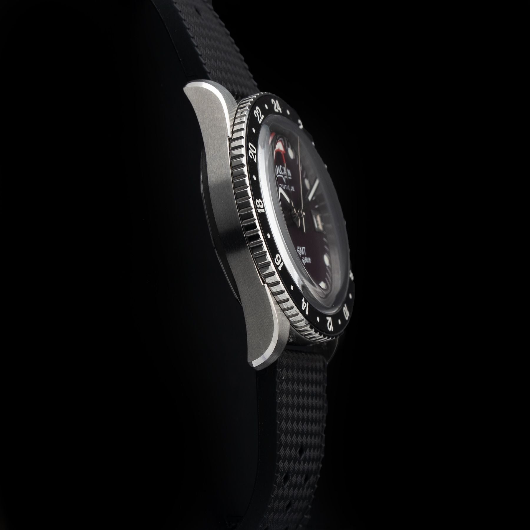 Vulcain 680174A17.BAR200 Skindiver GMT Purple