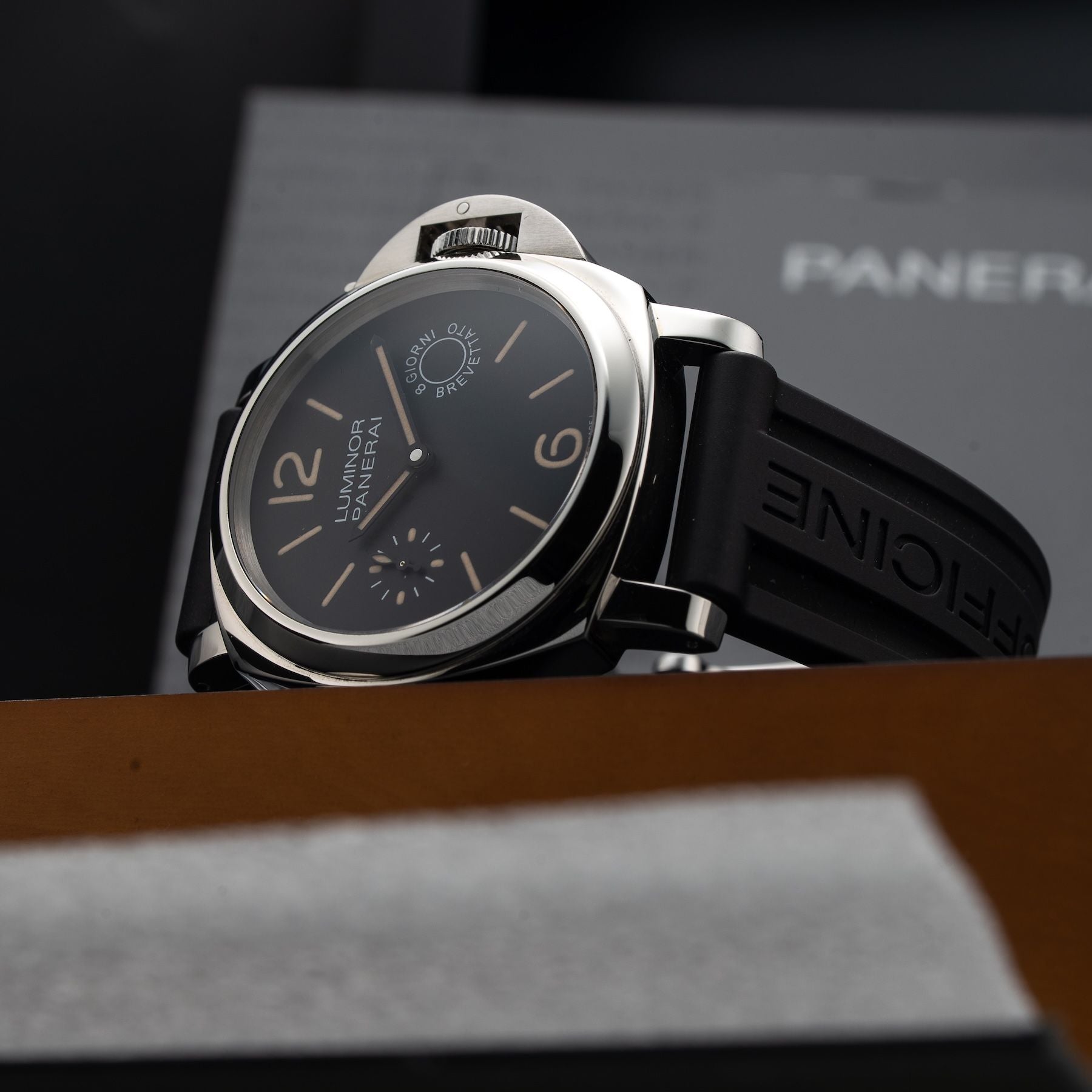Panerai PAM00590 Luminor Marina 8 Days