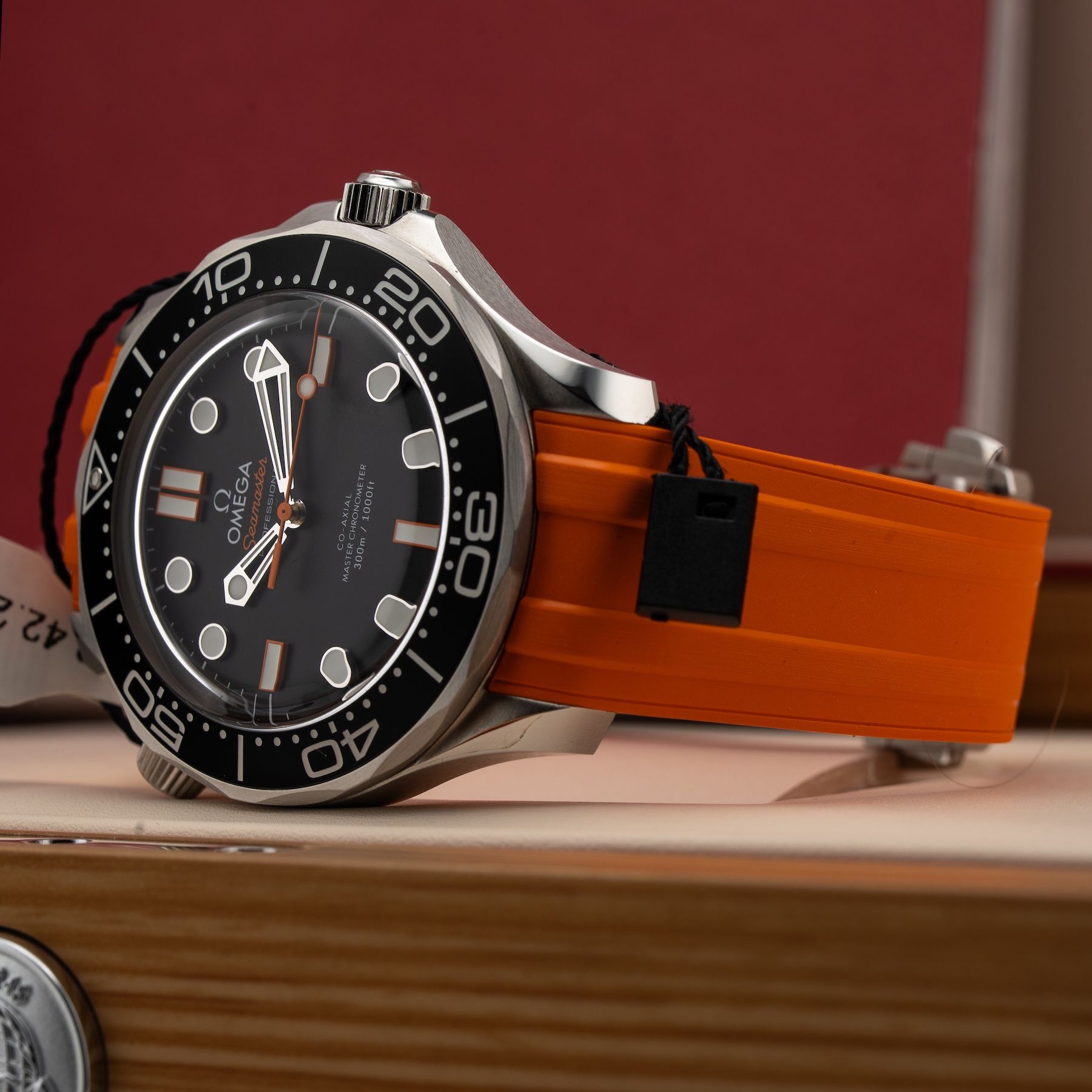 Omega Seamaster Diver 300M Orange 210.32.42.20.01.006