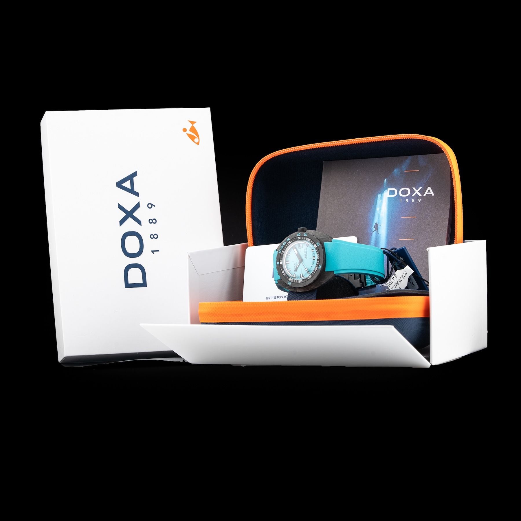 DOXA Sub 300 Carbon Aquamarine 822.70.241.25 on Strap