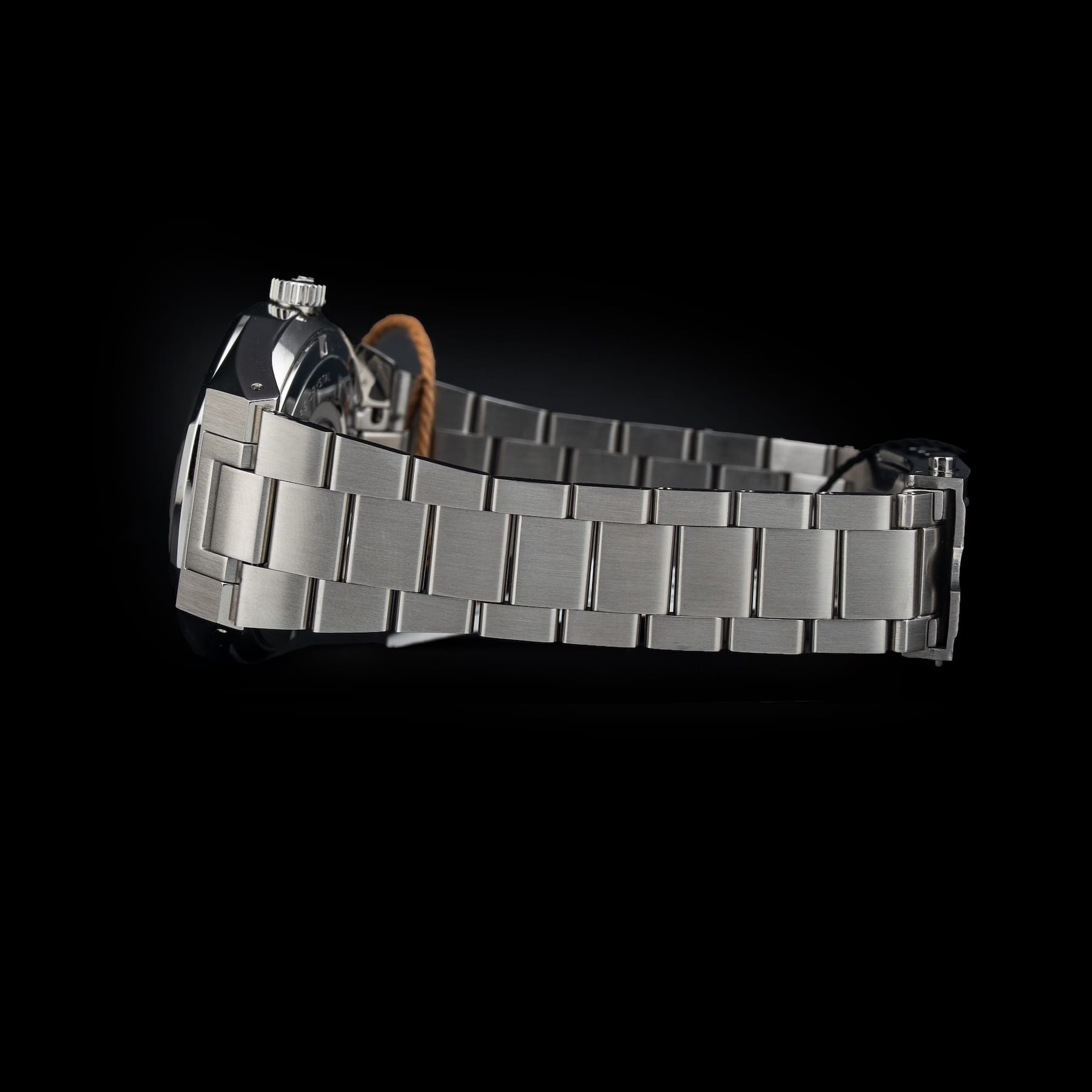 Nivada Grenchen F77 Aventurine MK2 38mm 68047A77