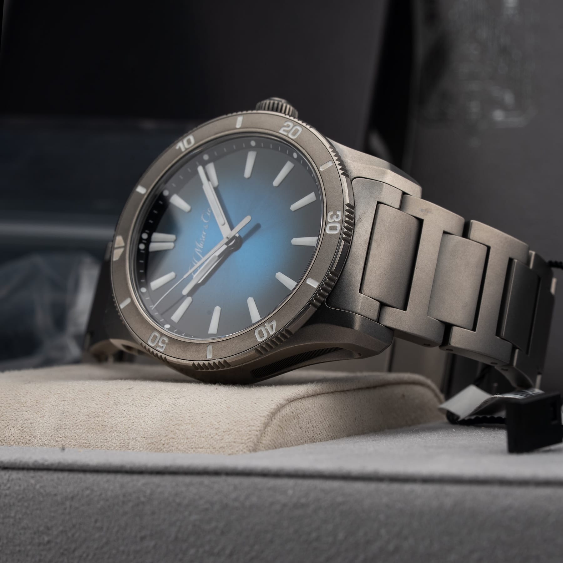 H. Moser & Cie. Pioneer S RB Centre Seconds 3200-0500