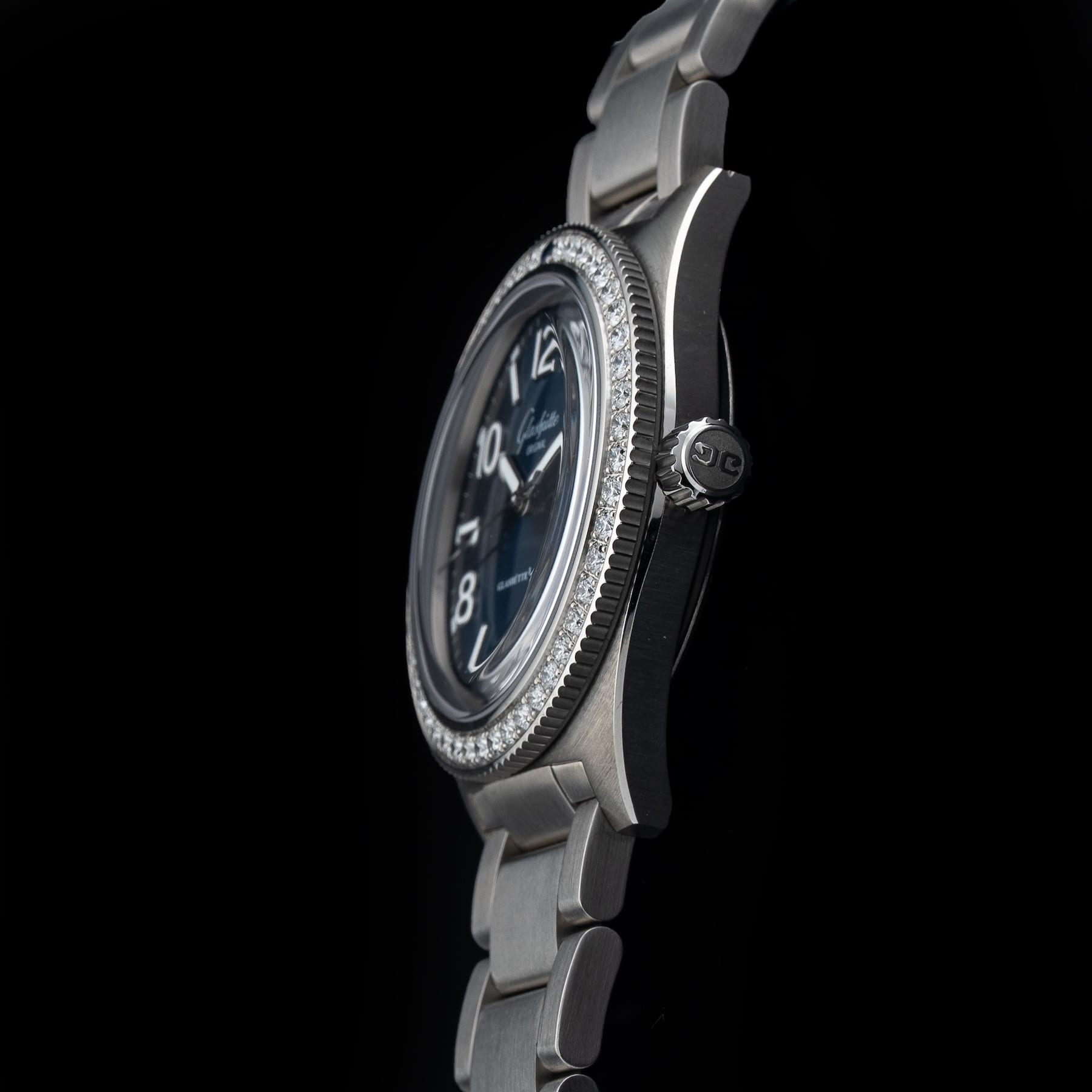 Glashütte Original SeaQ Diamonds Bezel on Bracelet 1-39-11-09-82-70
