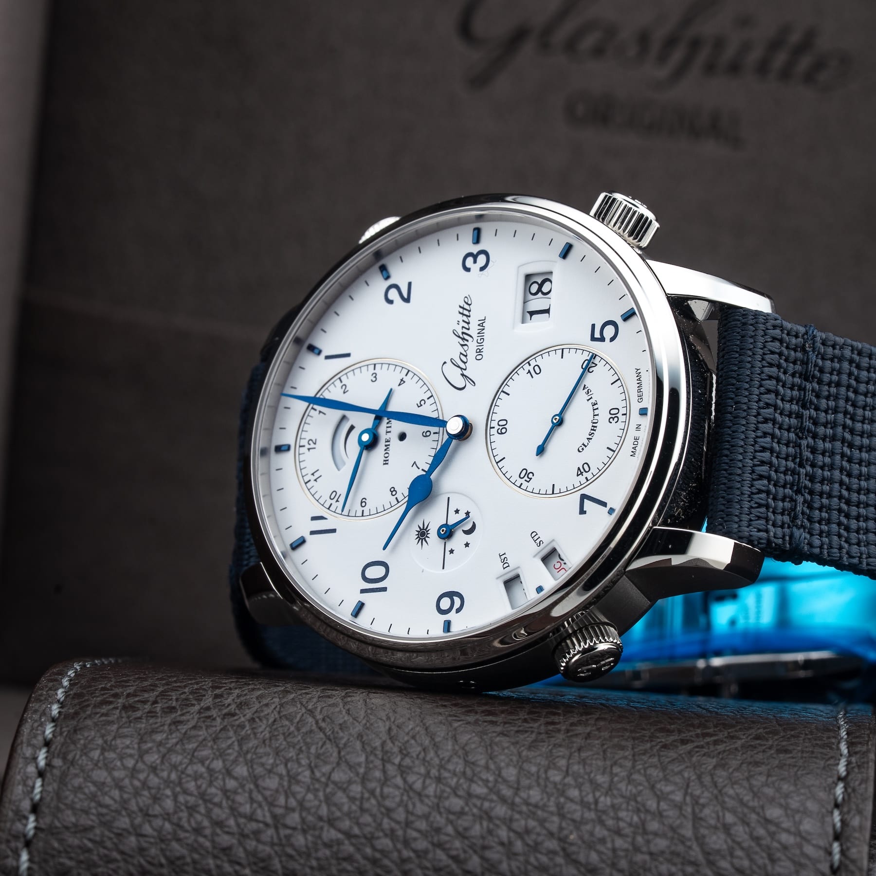 Glashütte Original 1-89-02-03-02-64 Senator Cosmopolite Stainless Steel