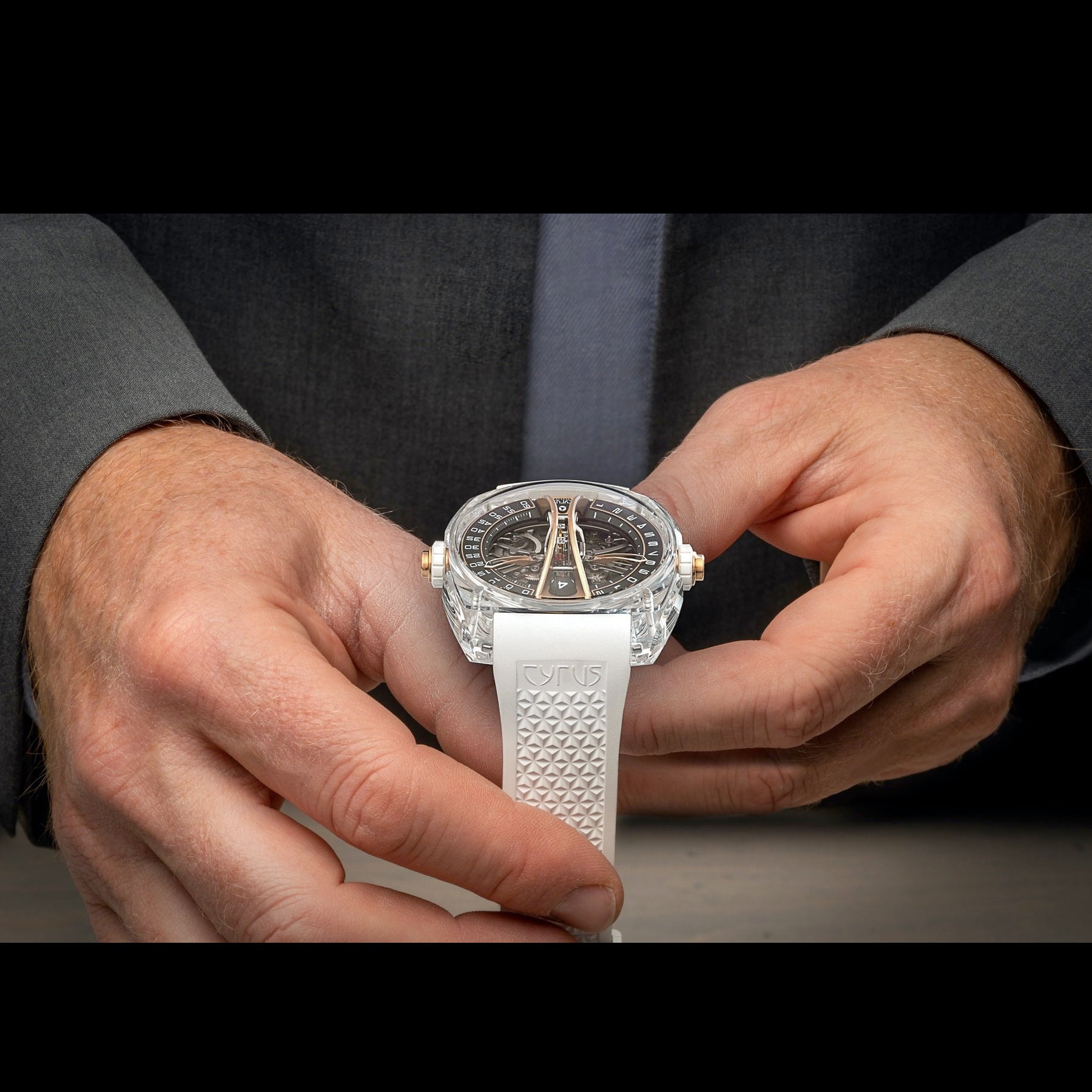 Cyrus Klepcys Vertical Skeleton Tourbillon Sapphire 539.506.ZG.A