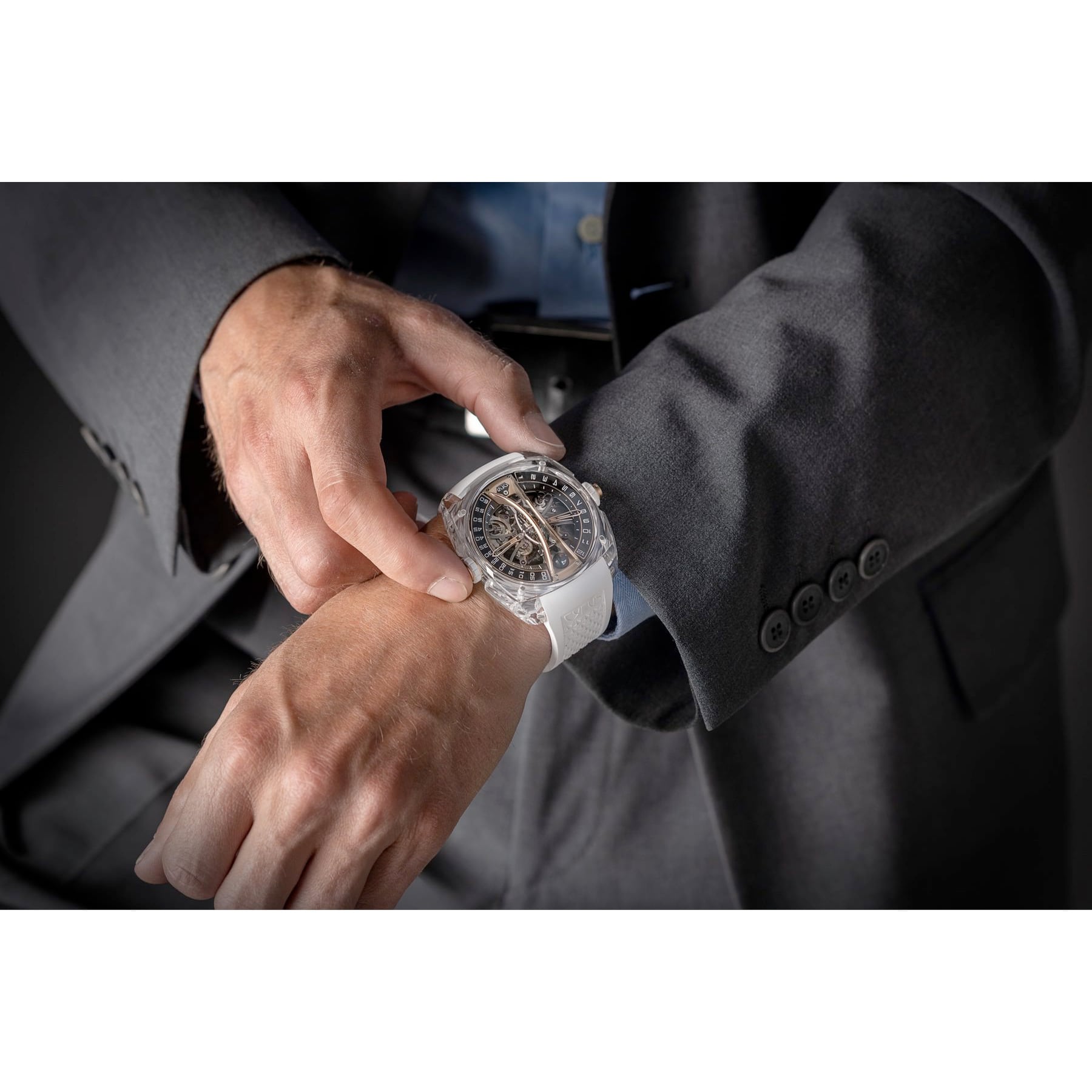 Cyrus Klepcys Vertical Skeleton Tourbillon Sapphire 539.506.ZG.A