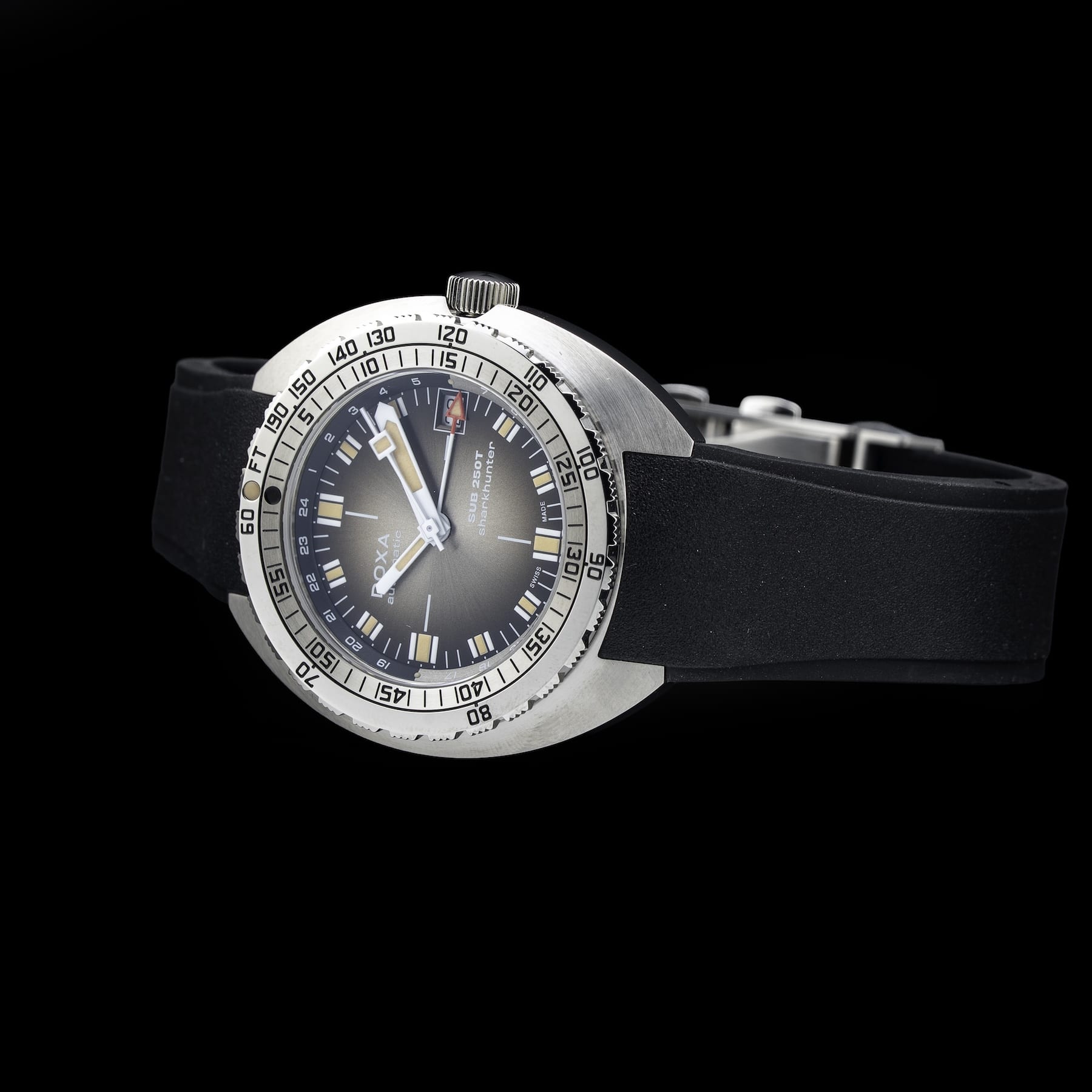 DOXA 855.10.101V.20 SUB 250T GMT Sharkhunter Vintage On Black Rubber Strap
