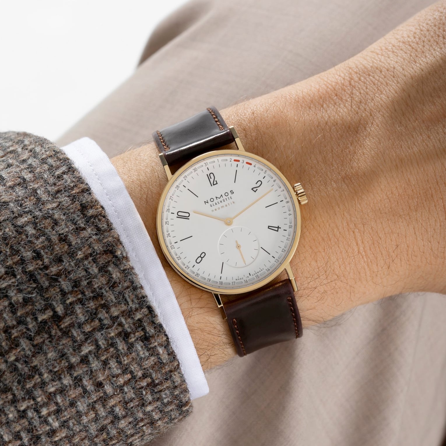 NOMOS Glashütte Tangente Gold Neomatik 38 Update Doré