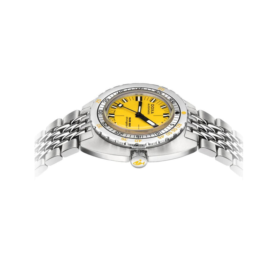 DOXA Sub 300 Divingstar 821.10.361.10 on Bracelet